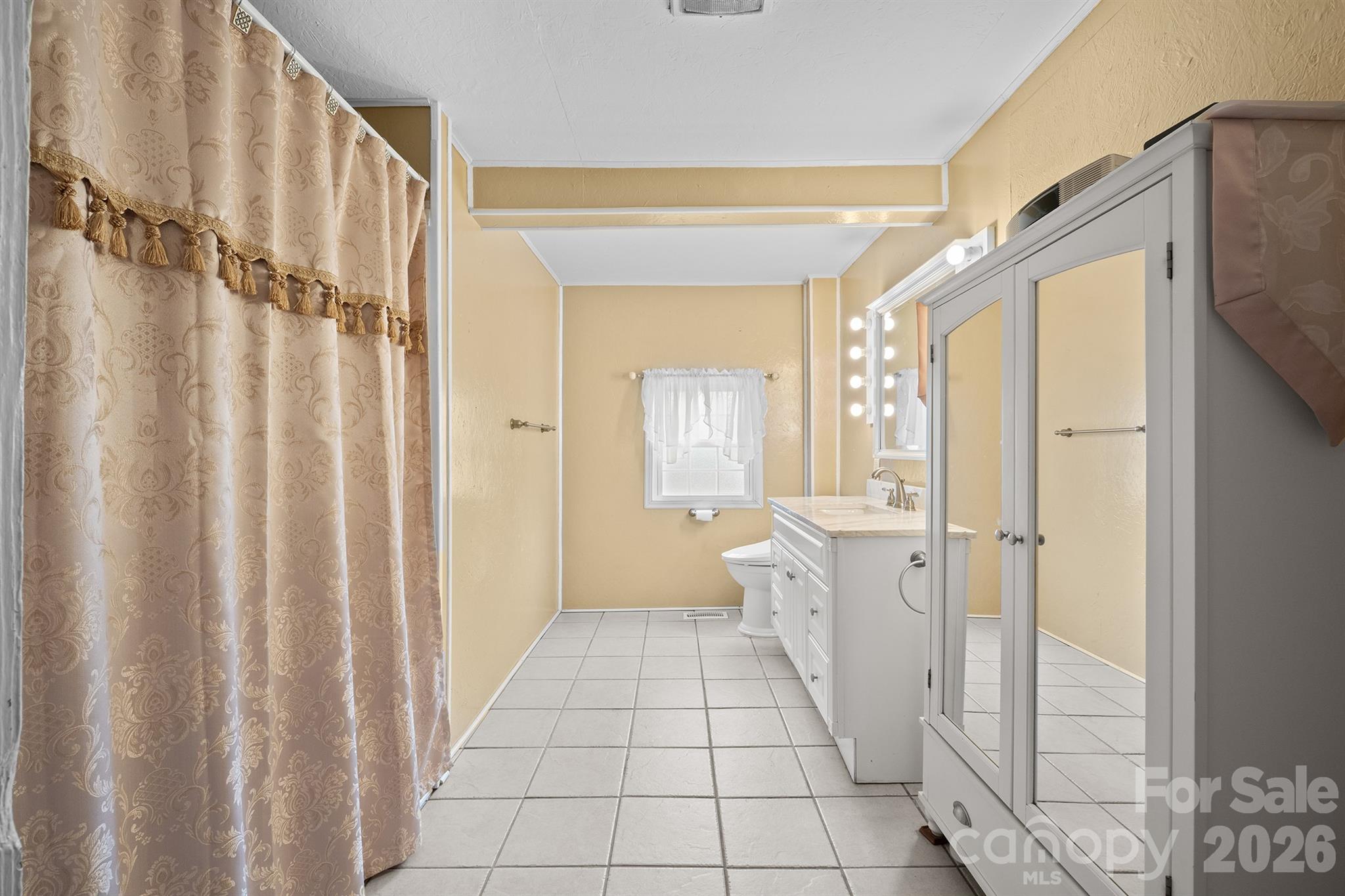 1244 21st Street NE — Hickory