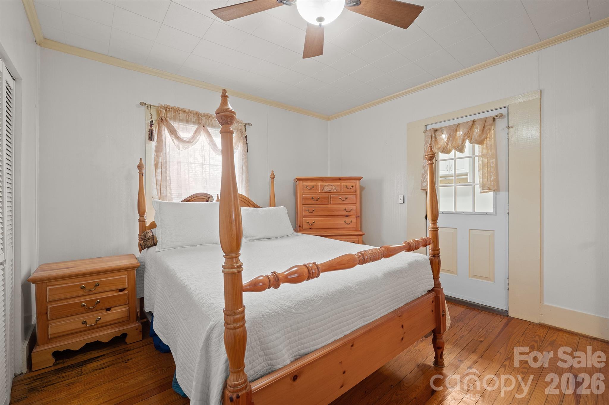 1244 21st Street NE — Hickory