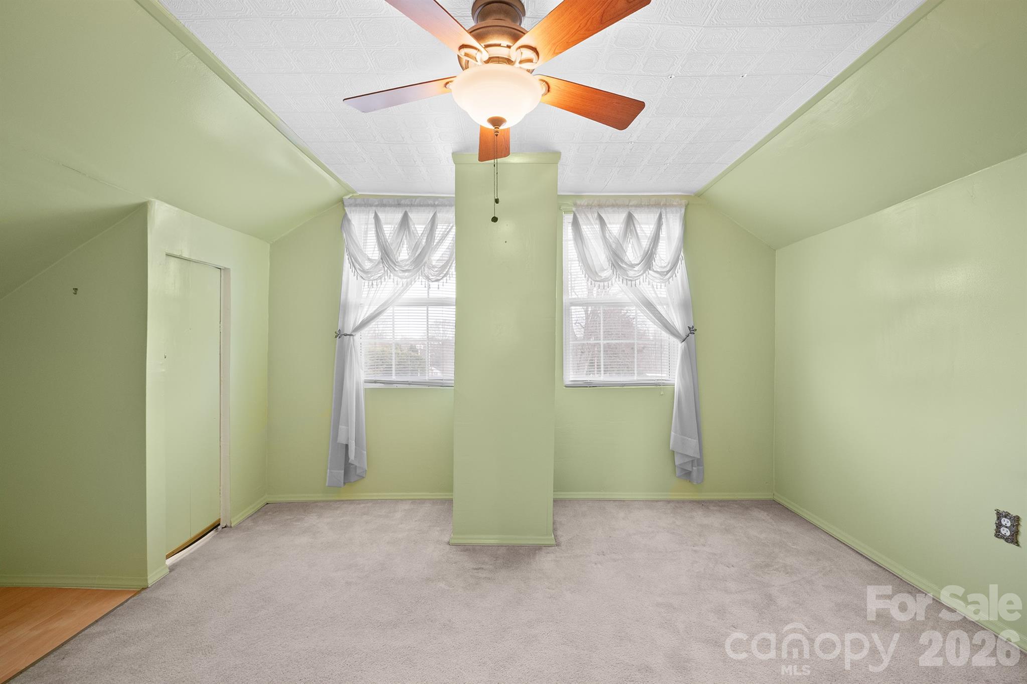 1244 21st Street NE — Hickory