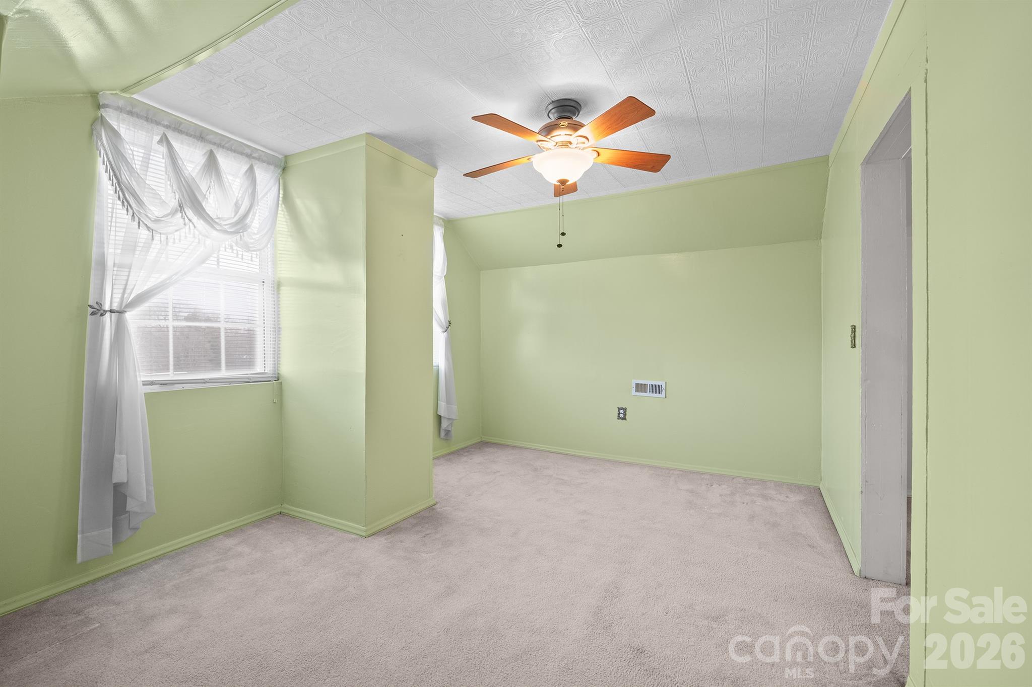 1244 21st Street NE — Hickory