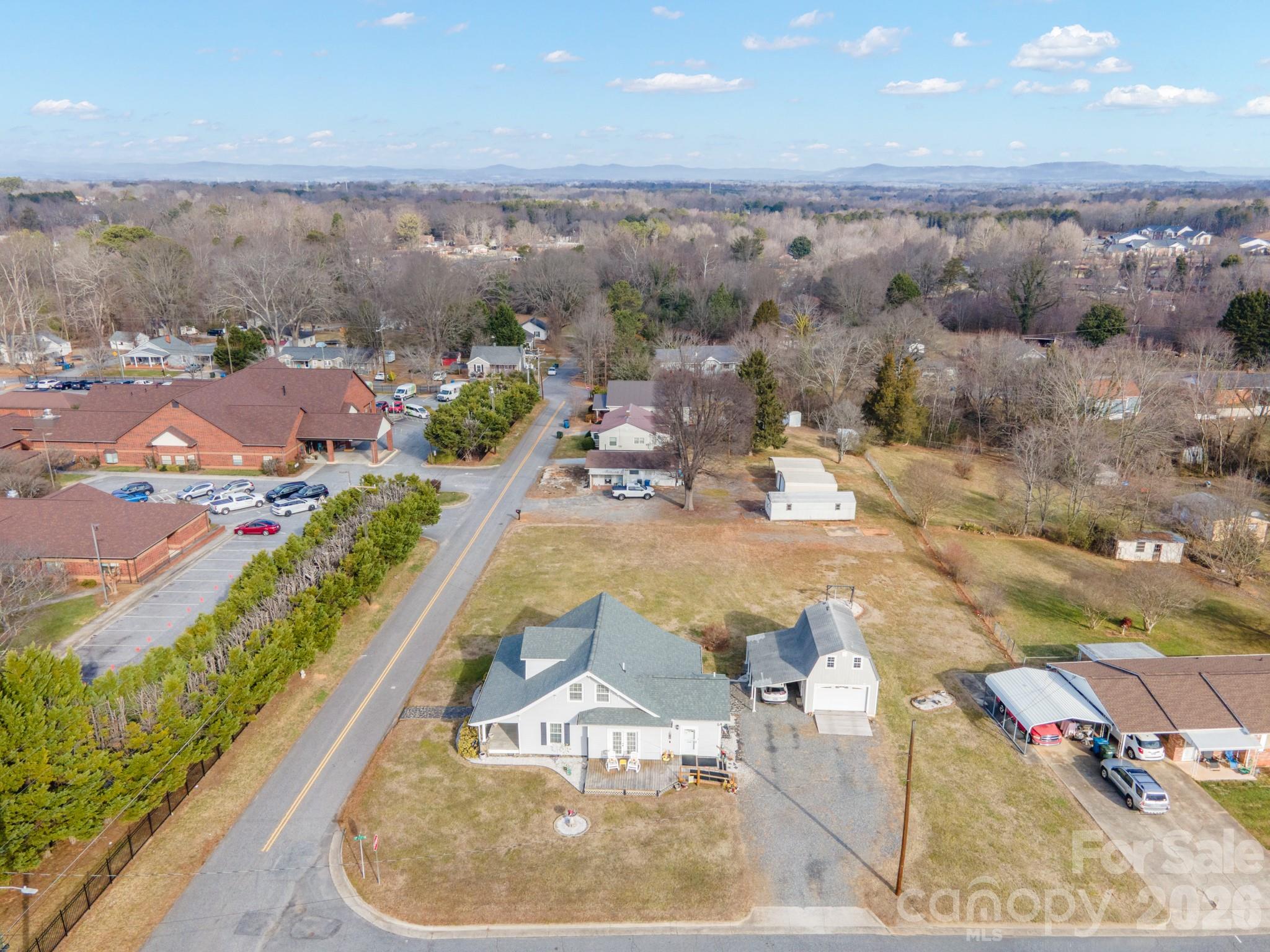 1244 21st Street NE — Hickory