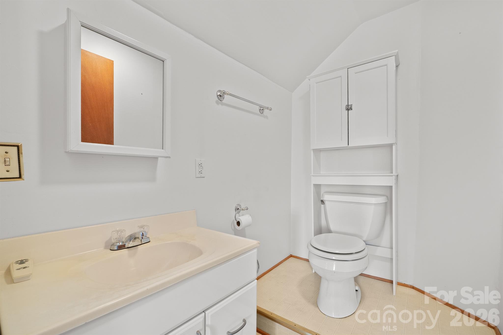 1244 21st Street NE — Hickory