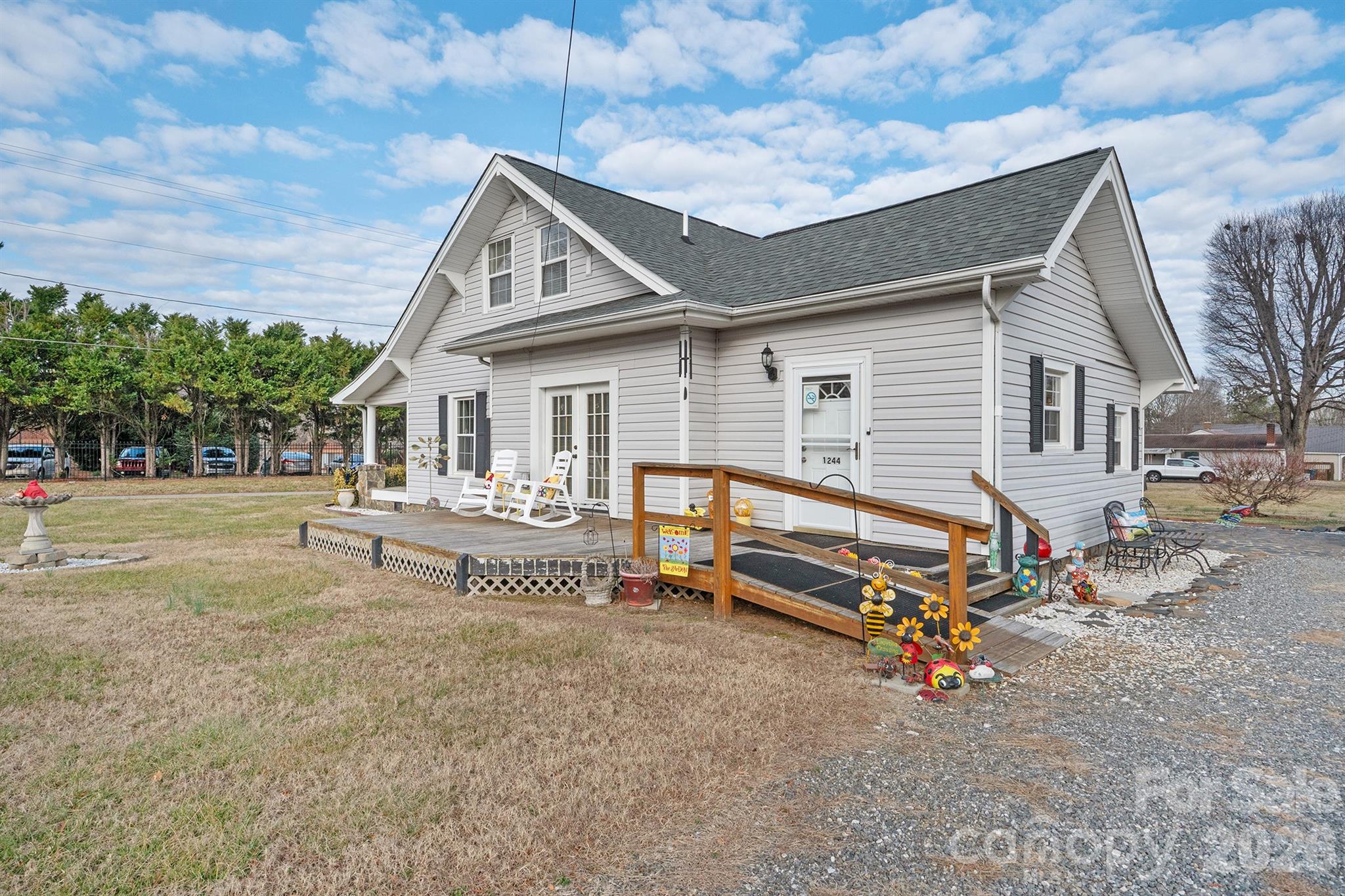 1244 21st Street NE — Hickory