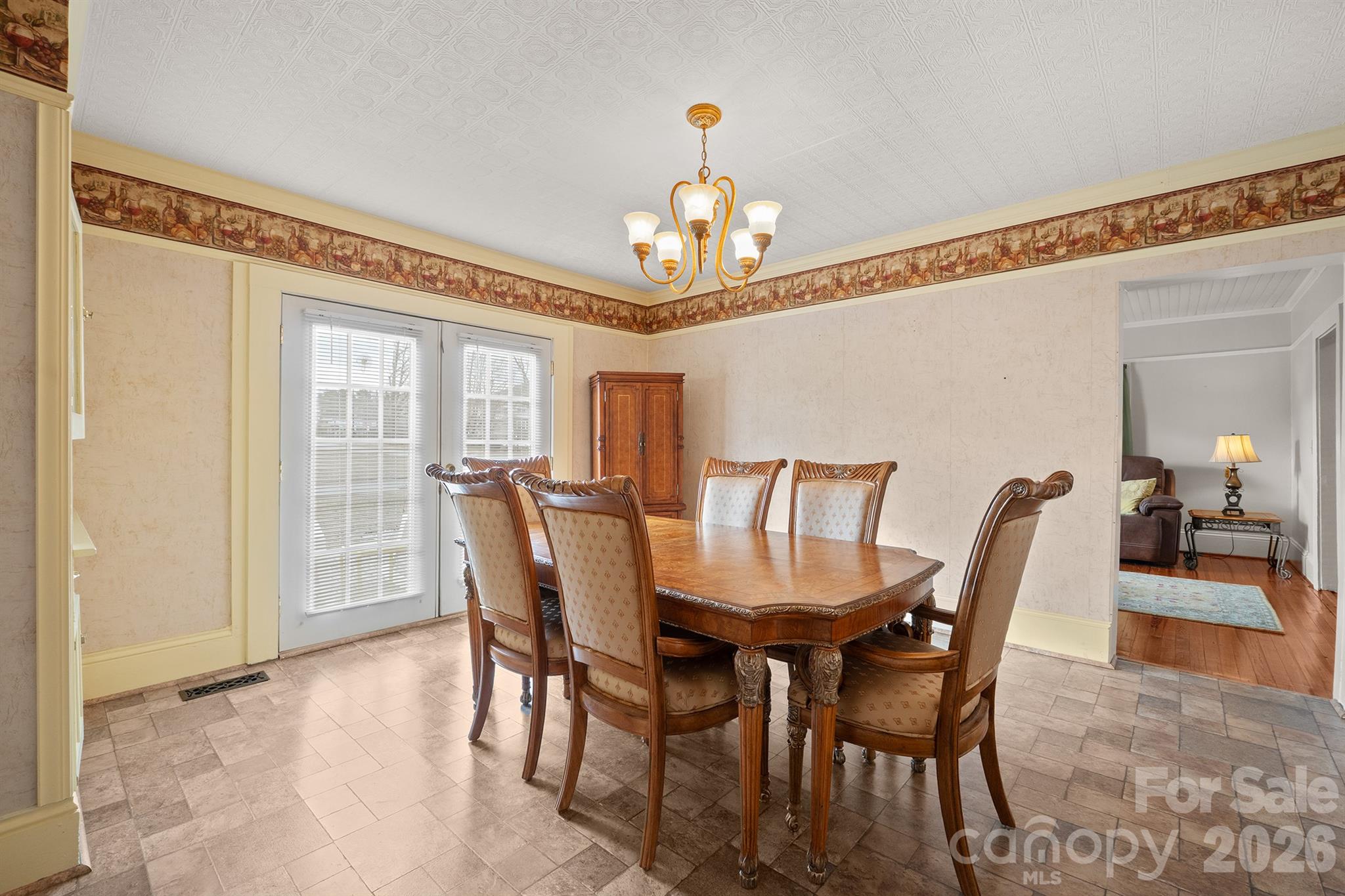 1244 21st Street NE — Hickory