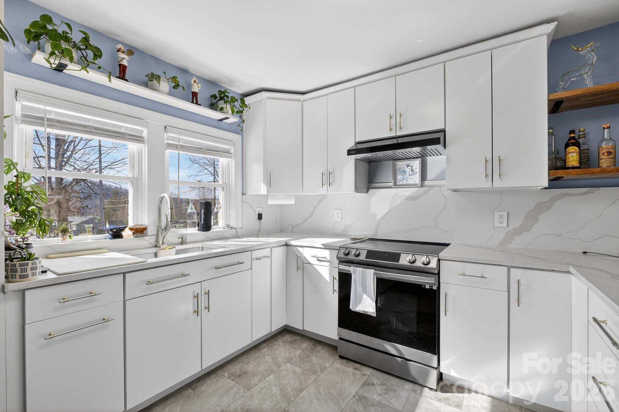 105 Countryside Drive SW — Lenoir