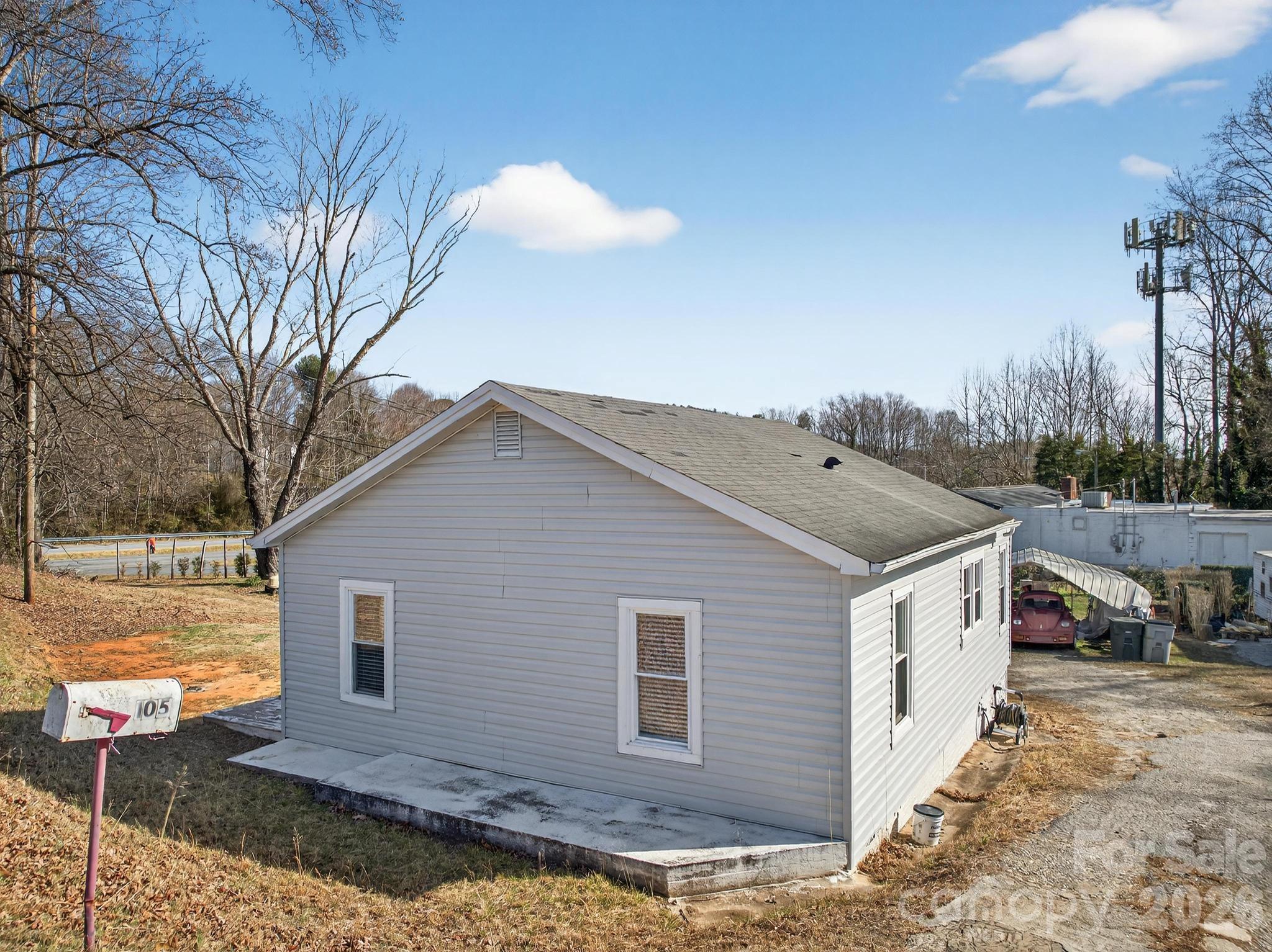 105 Countryside Drive SW — Lenoir