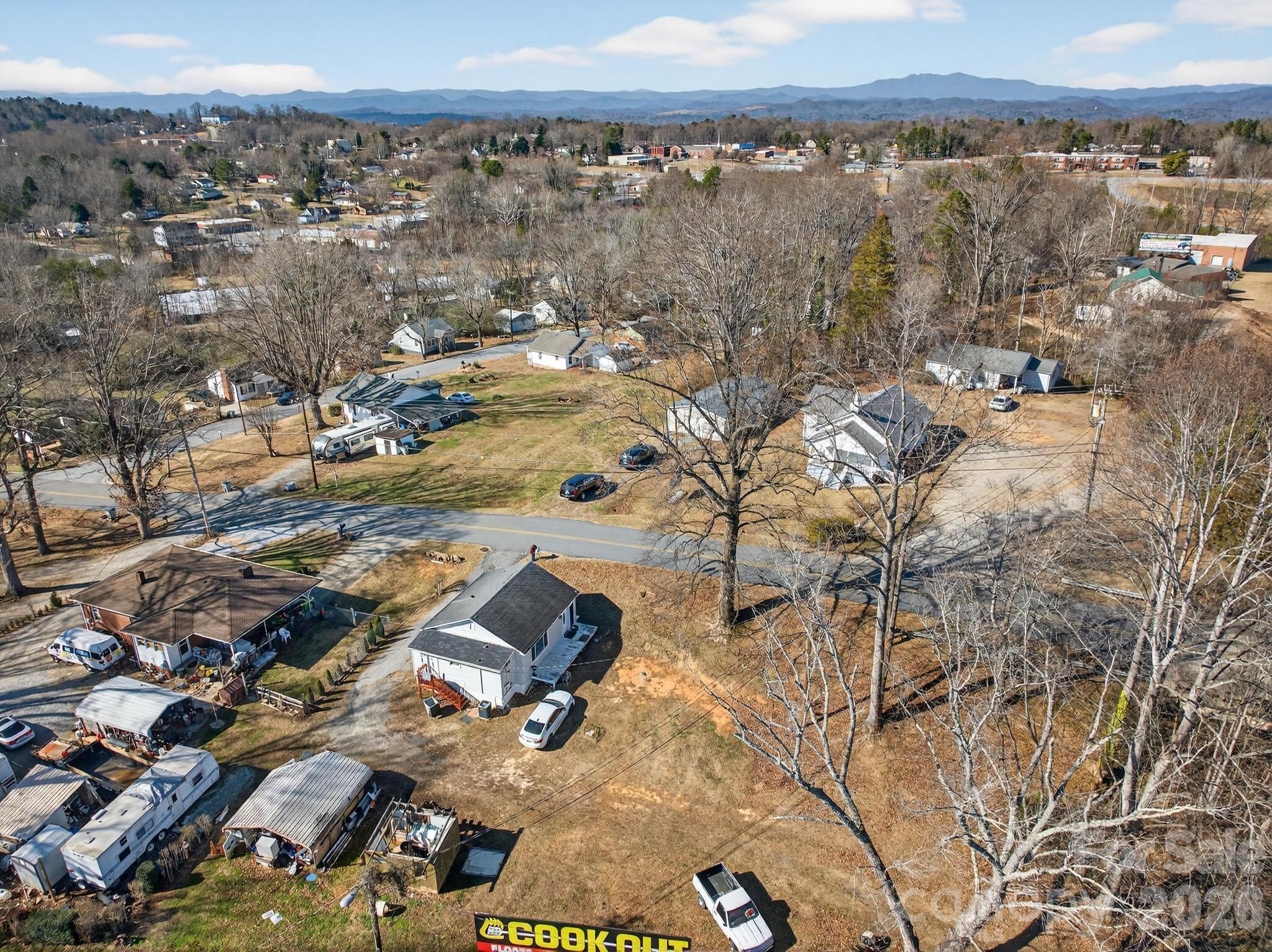 105 Countryside Drive SW — Lenoir