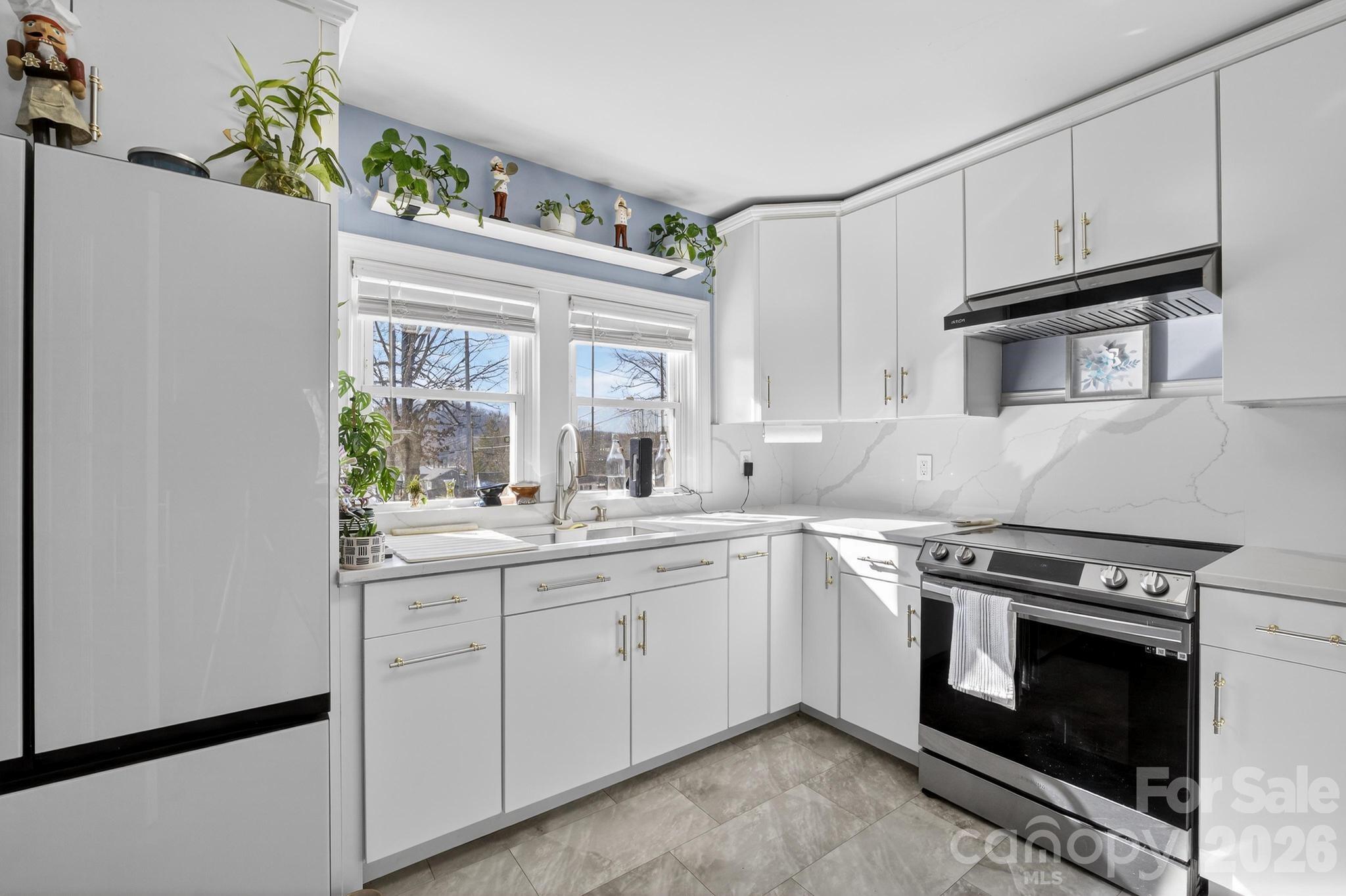 105 Countryside Drive SW — Lenoir