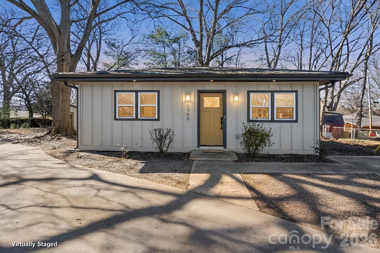 1713 Davis Park Road — Gastonia