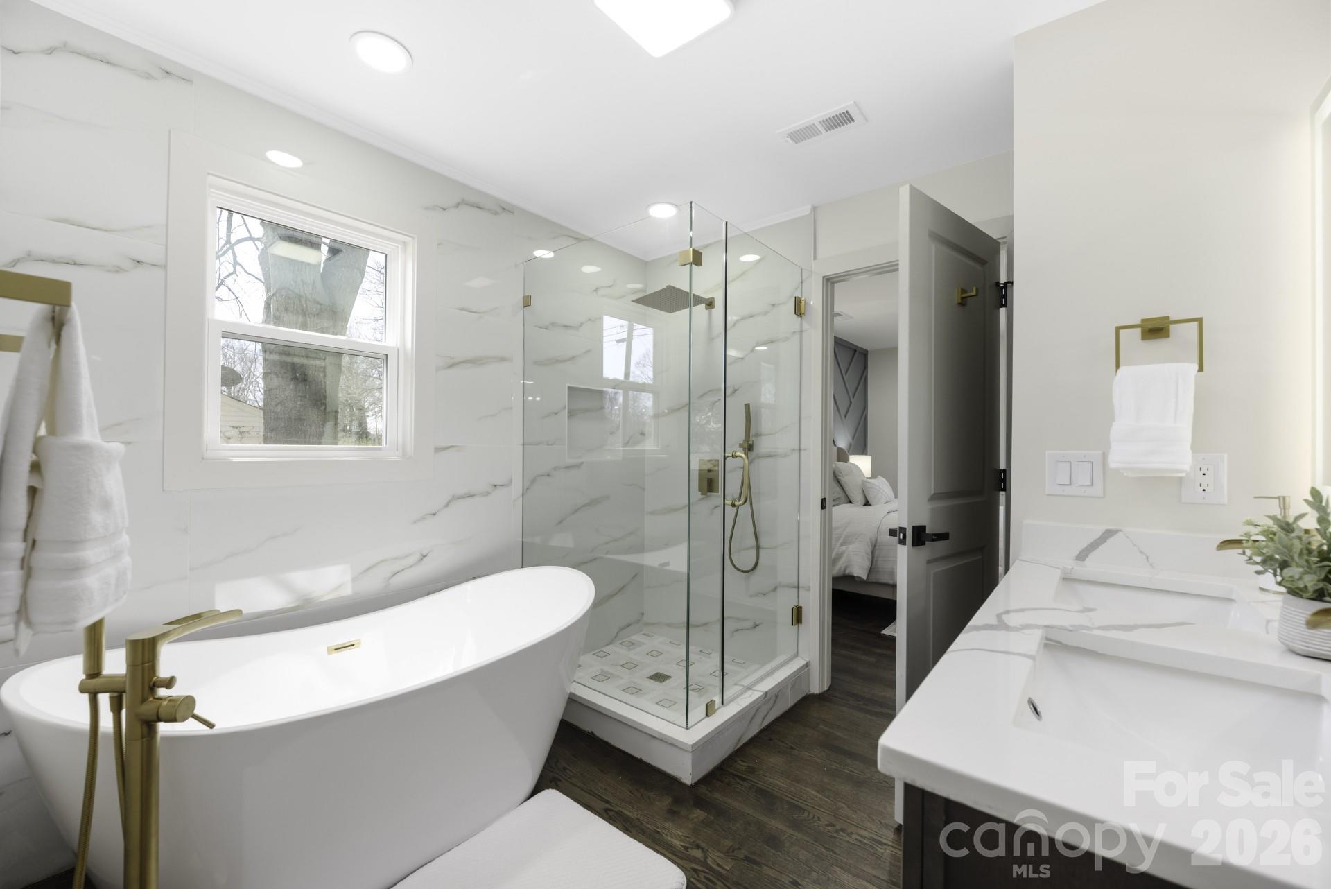 1713 Davis Park Road — Gastonia