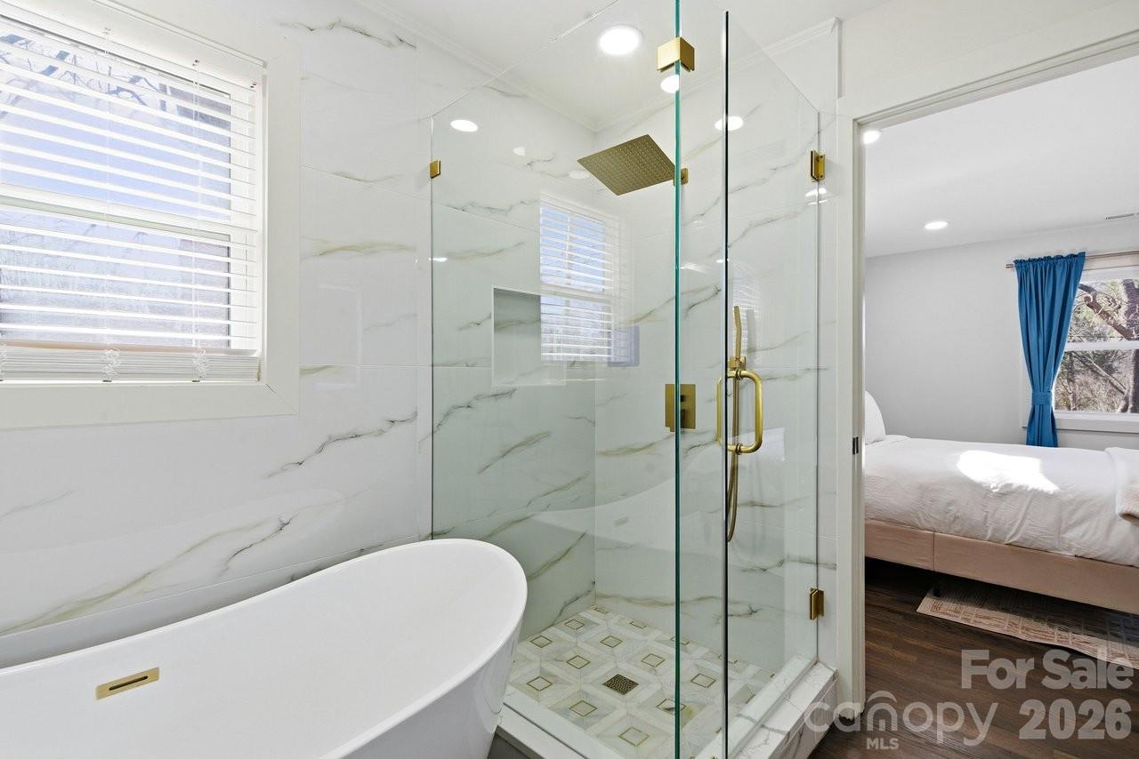 1713 Davis Park Road — Gastonia