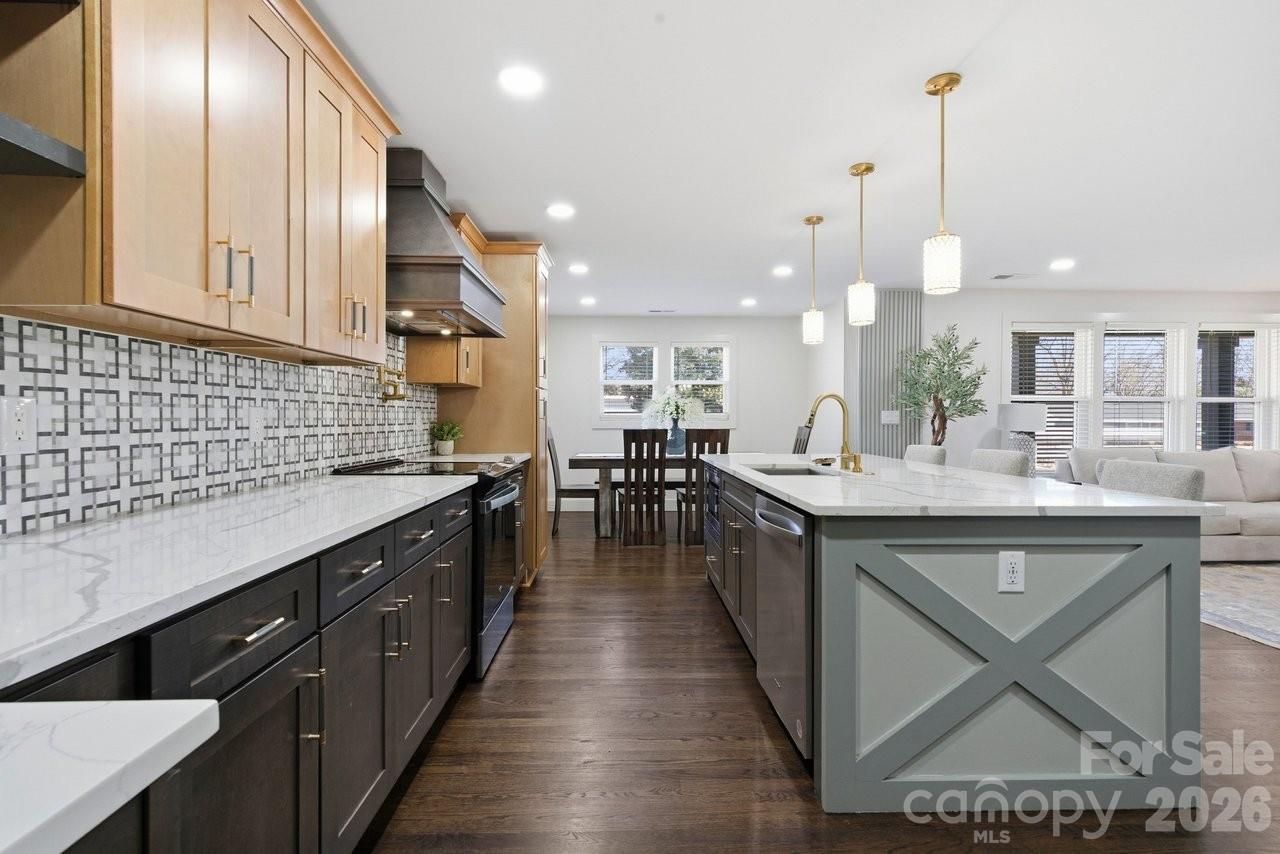1713 Davis Park Road — Gastonia