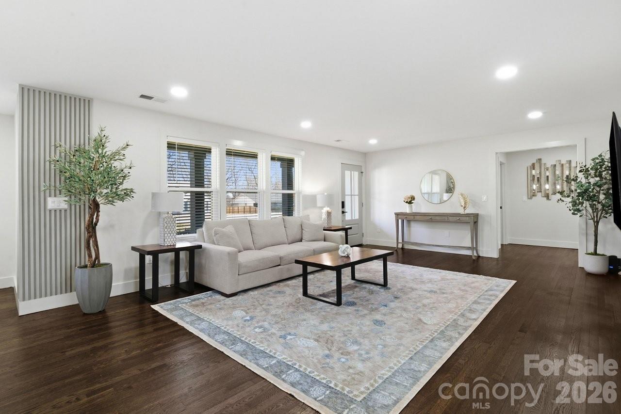 1713 Davis Park Road — Gastonia
