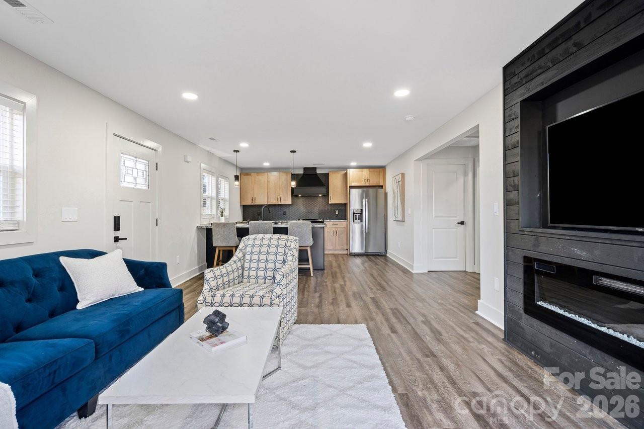 1713 Davis Park Road — Gastonia