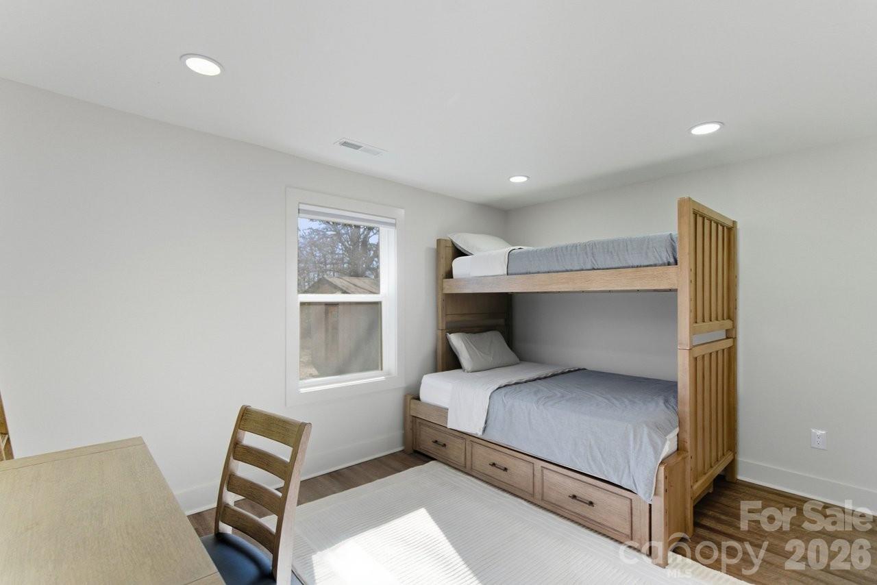 1713 Davis Park Road — Gastonia