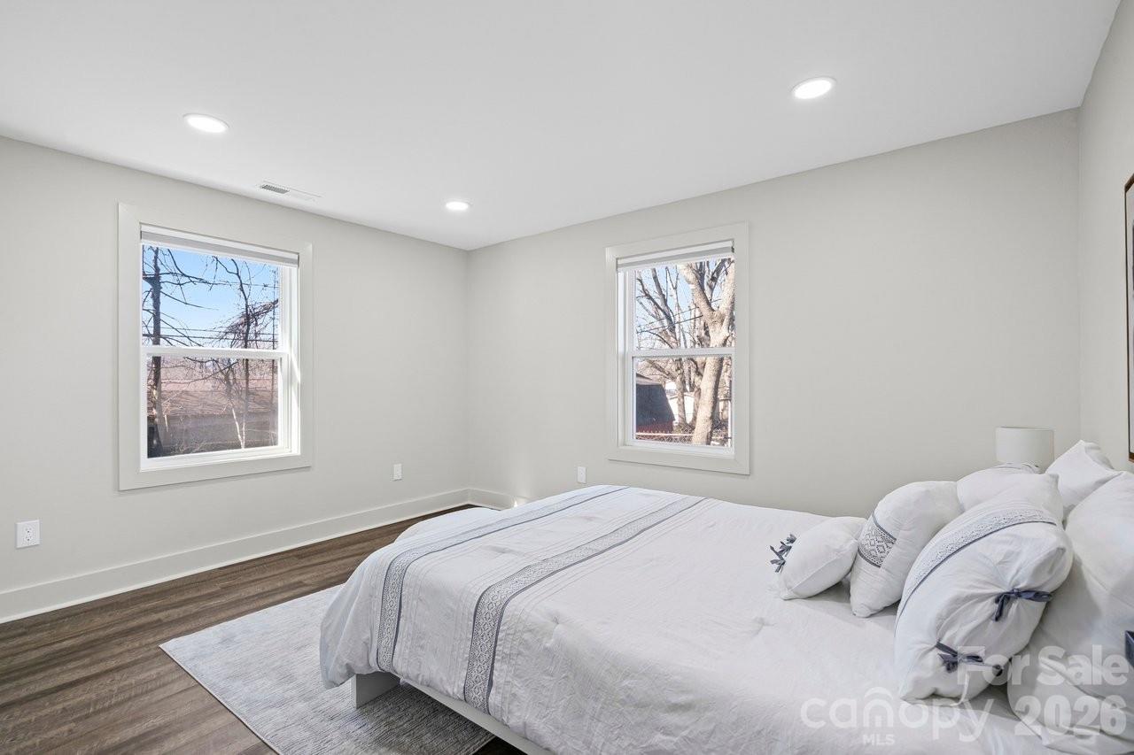 1713 Davis Park Road — Gastonia