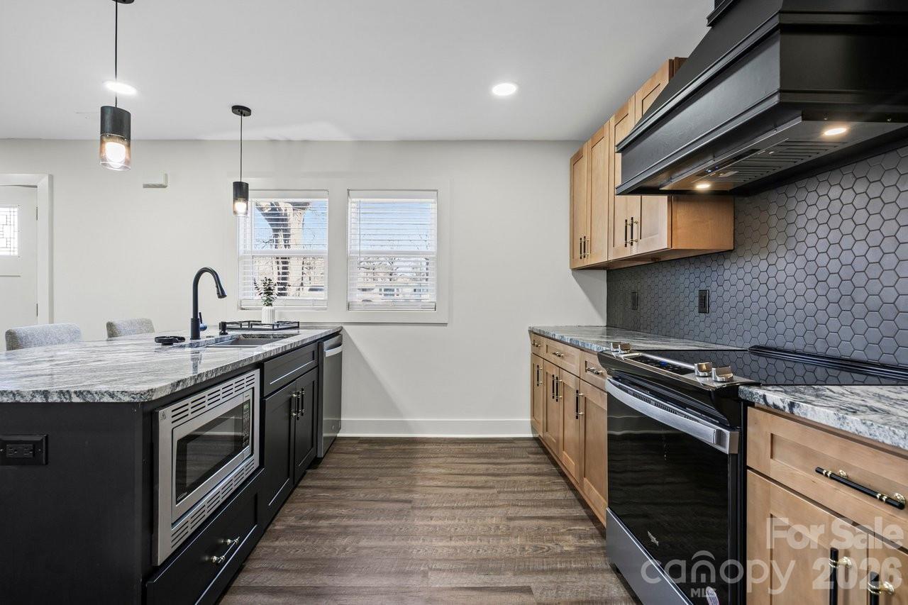 1713 Davis Park Road — Gastonia