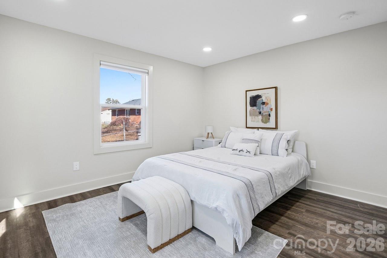 1713 Davis Park Road — Gastonia