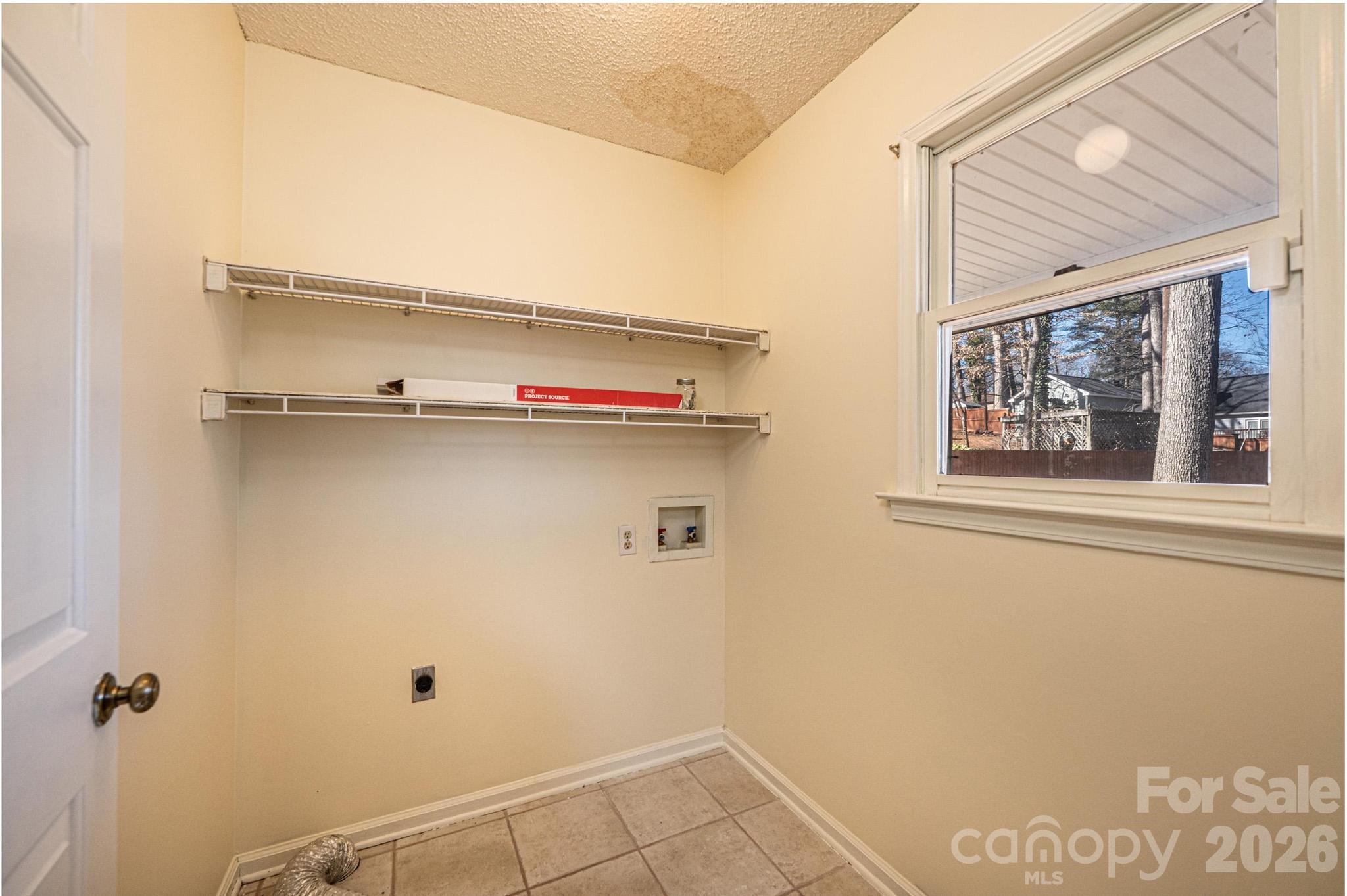 5284 Lisa Lane — Hickory