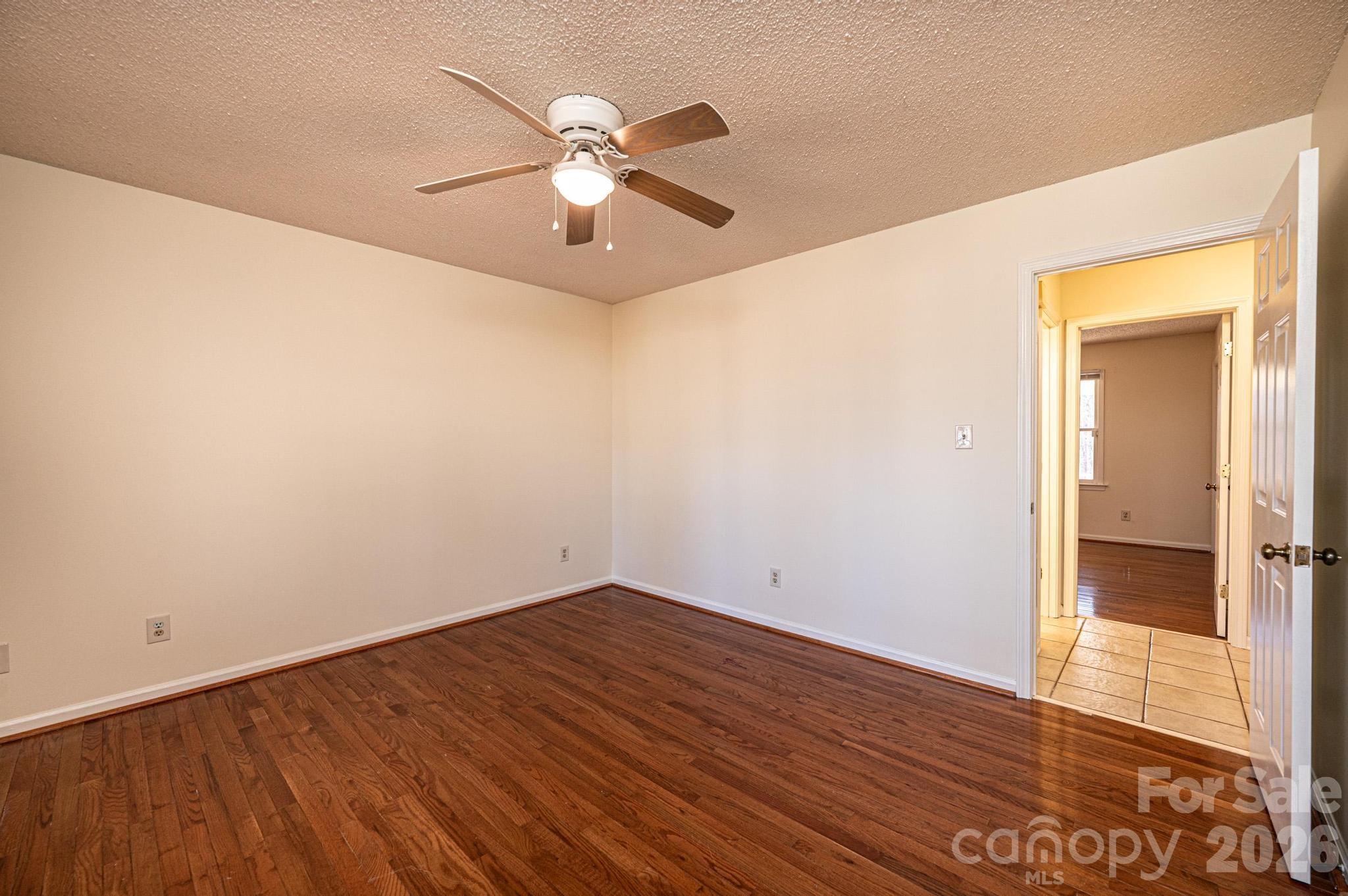 5284 Lisa Lane — Hickory