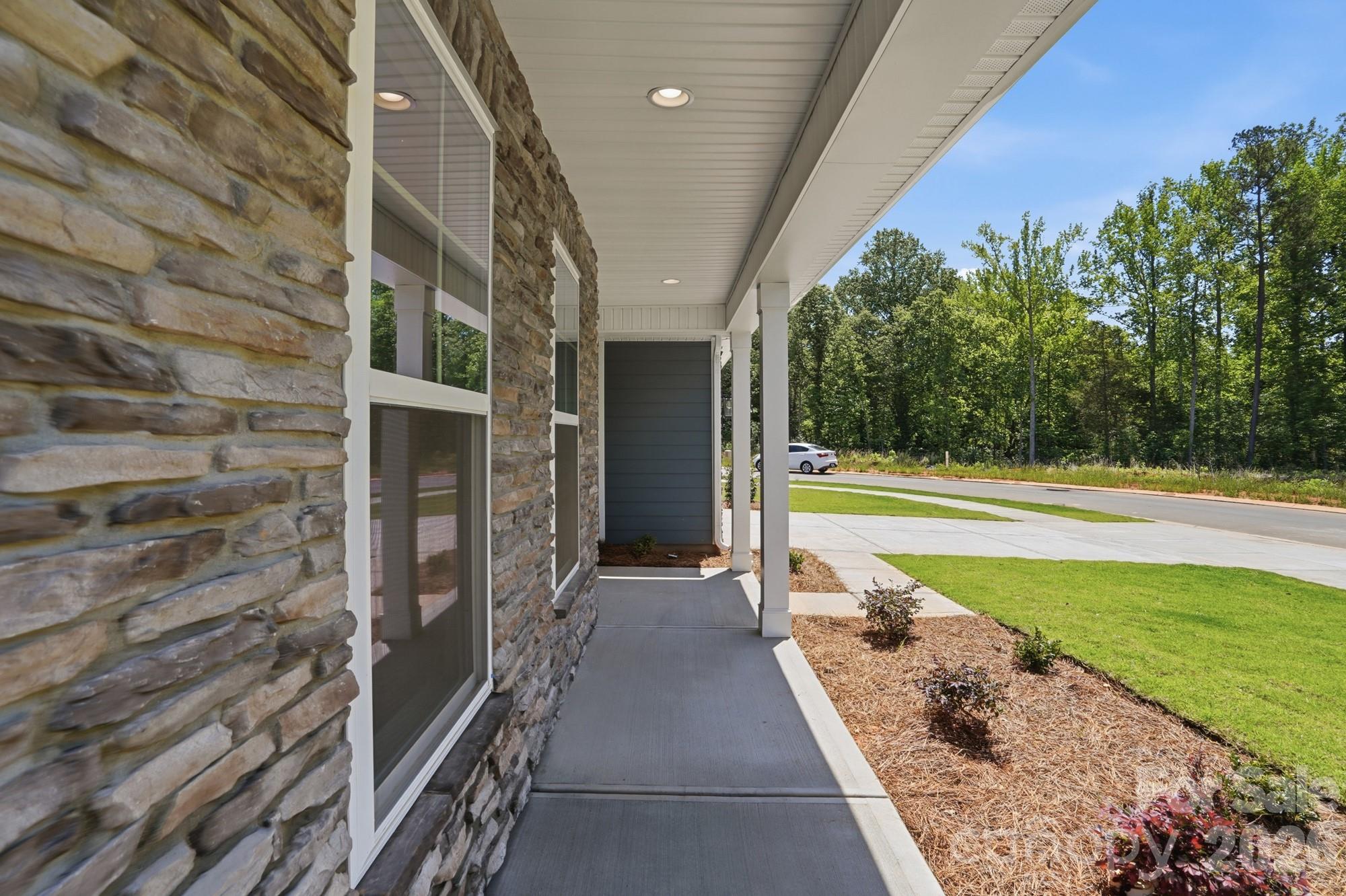 5939 New River Drive — Huntersville