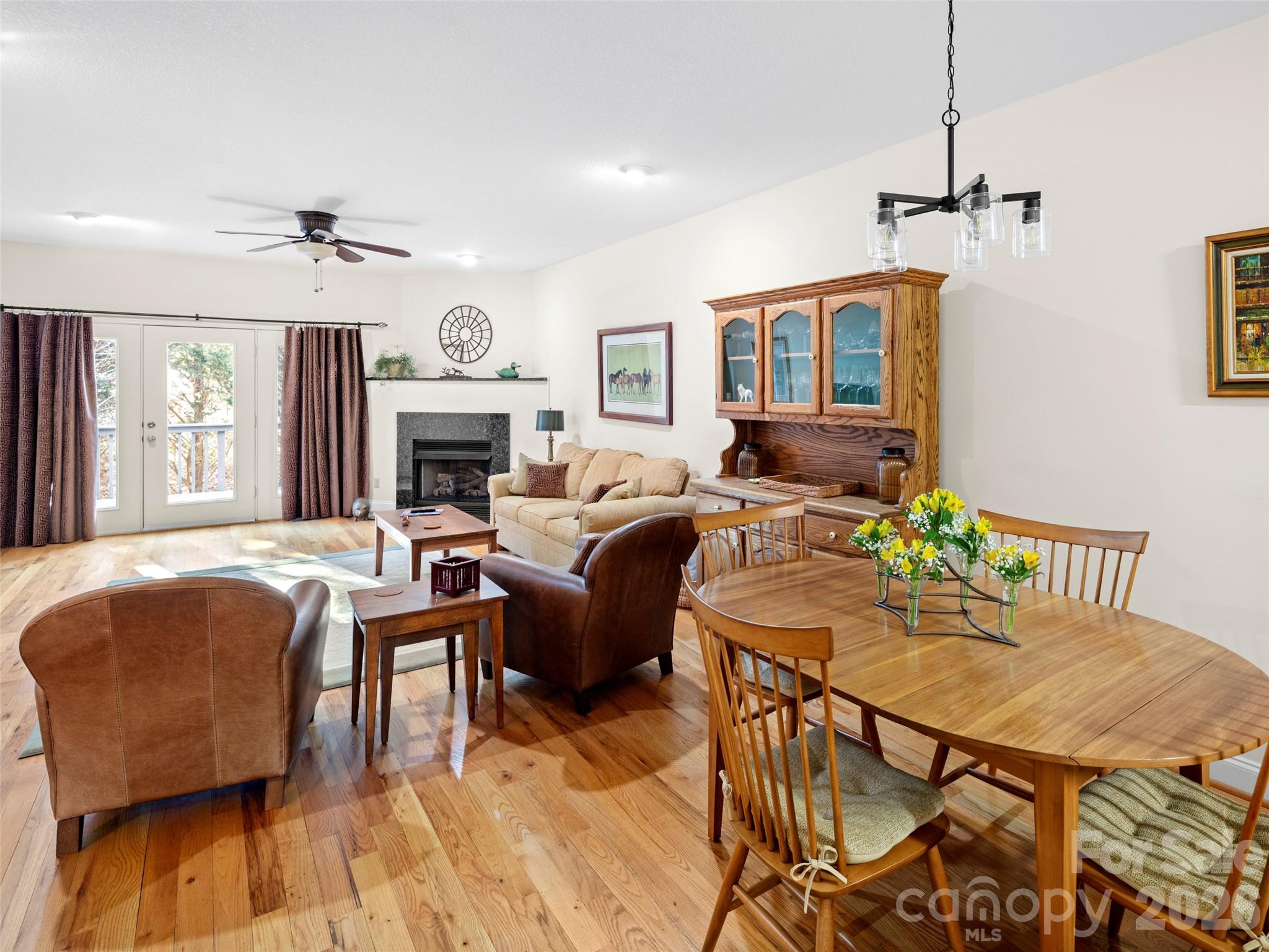 4 Holiday Drive — Arden