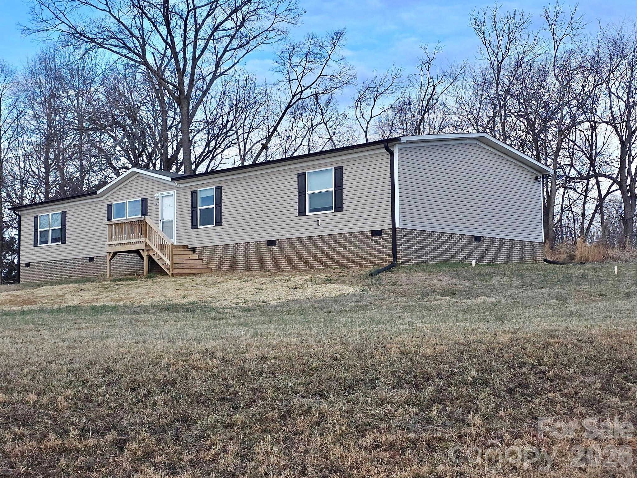 44 Howard Norton Drive — Hiddenite