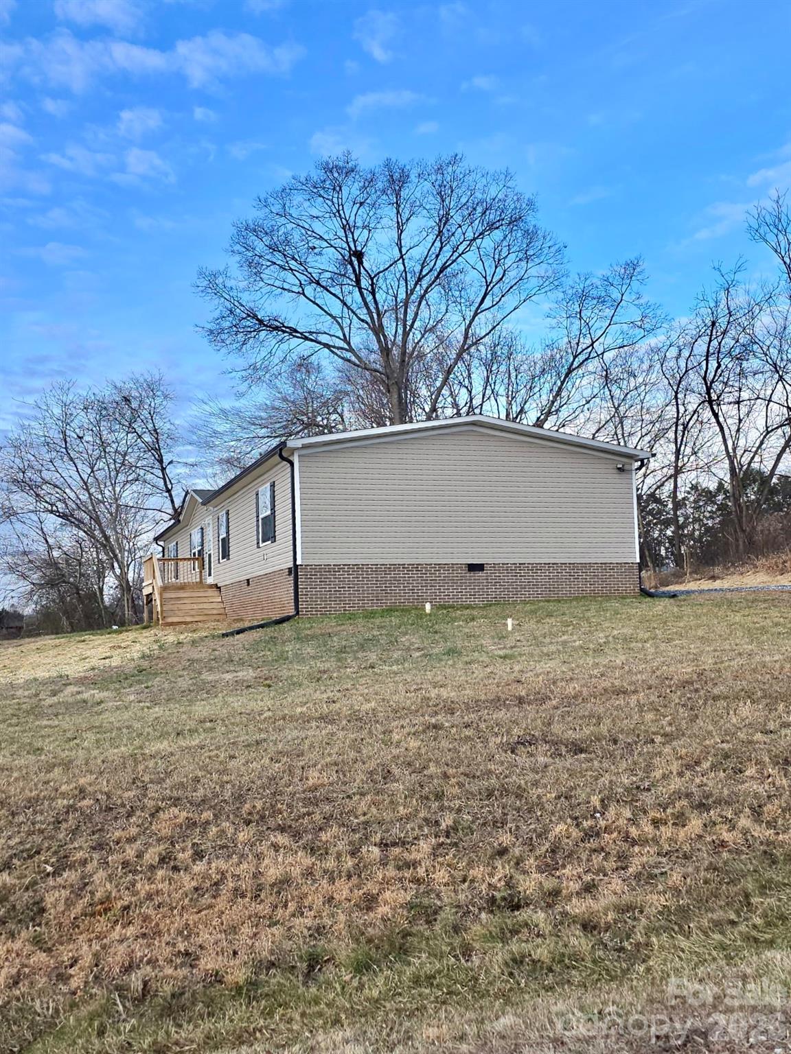 44 Howard Norton Drive — Hiddenite