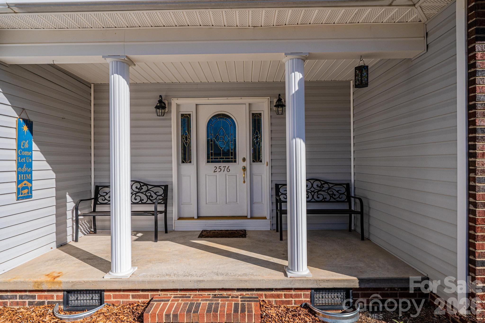 2576 Rolling Ridge Drive — Hickory