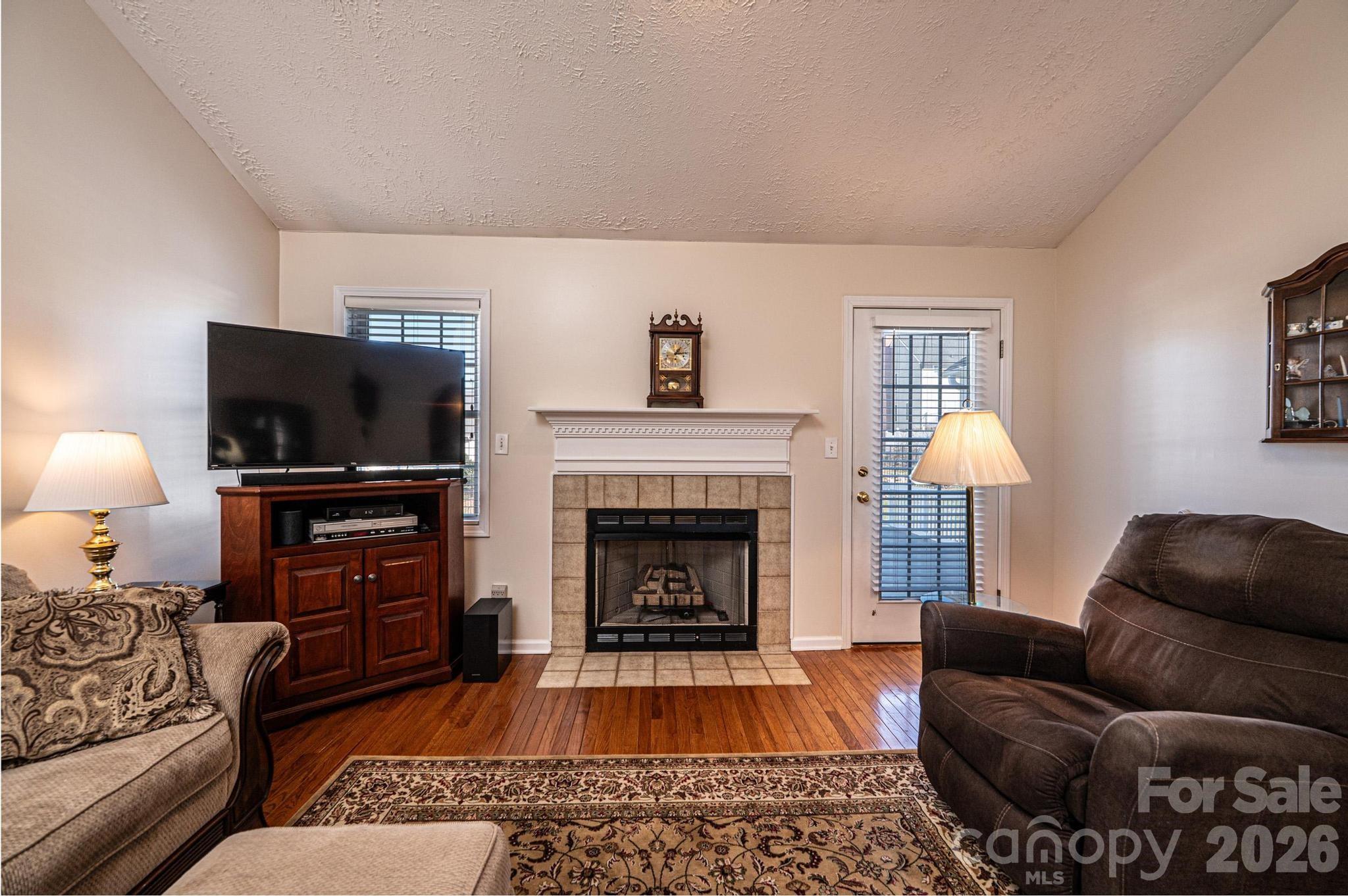2576 Rolling Ridge Drive — Hickory