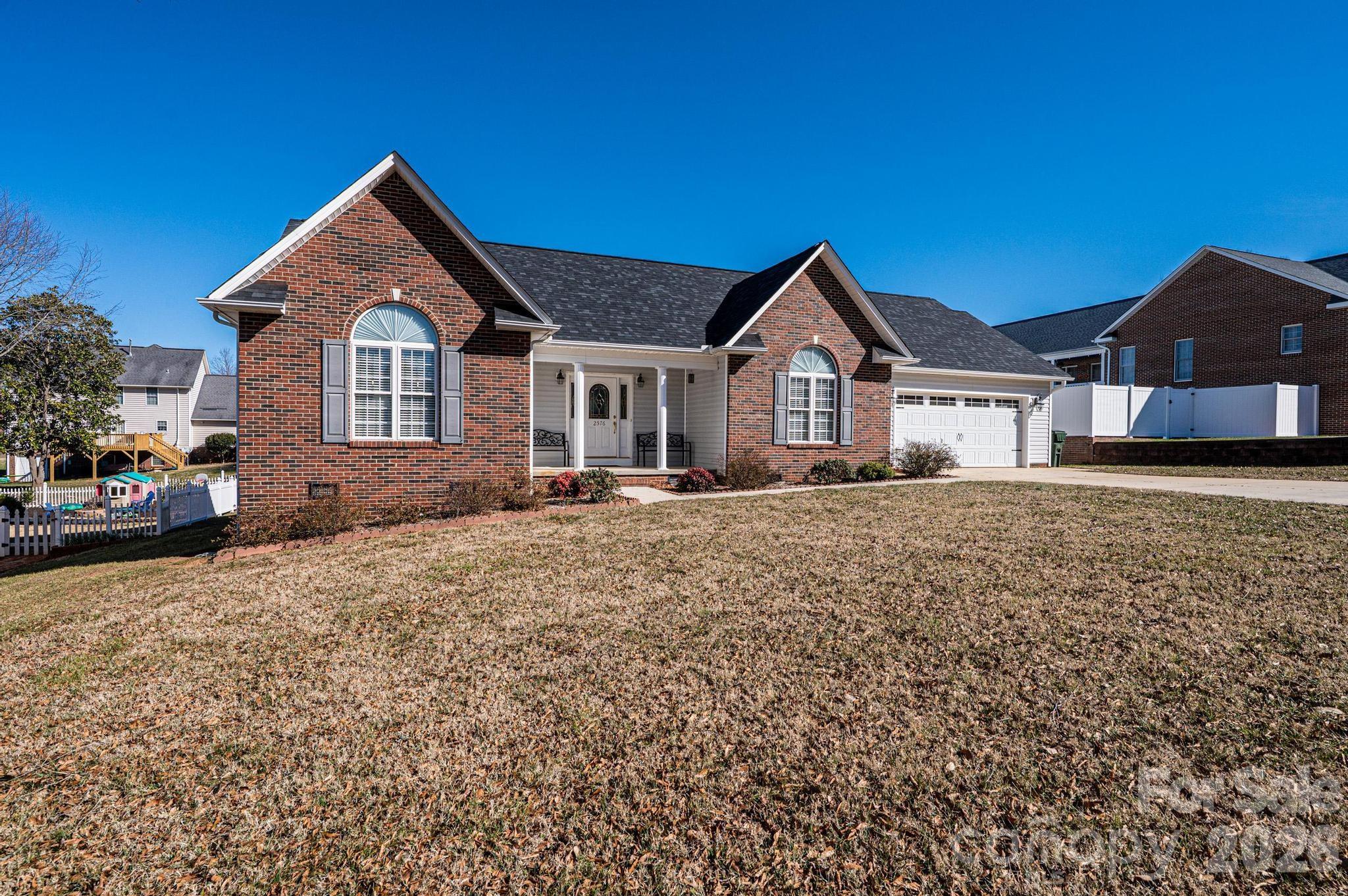 2576 Rolling Ridge Drive — Hickory