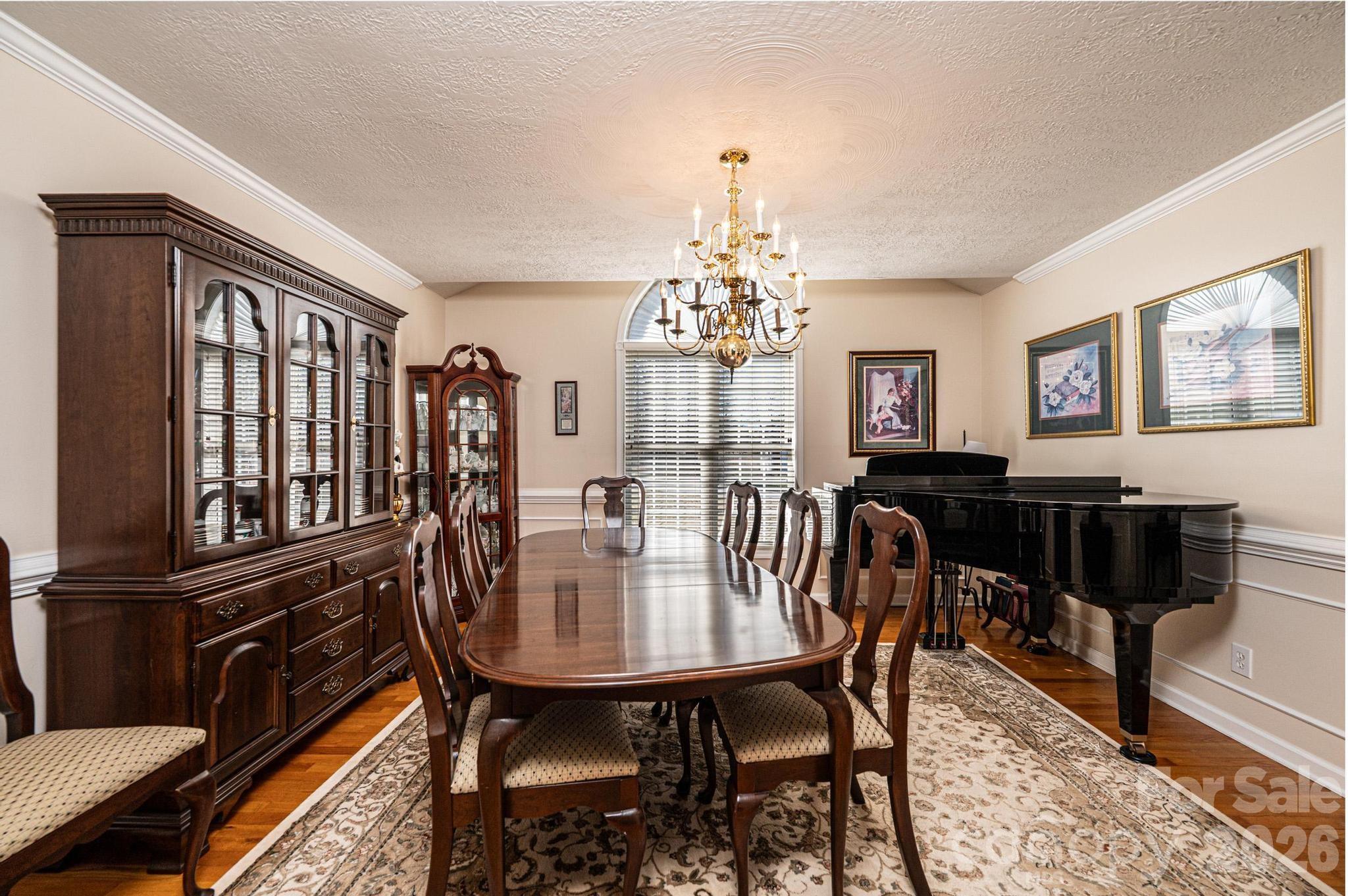 2576 Rolling Ridge Drive — Hickory