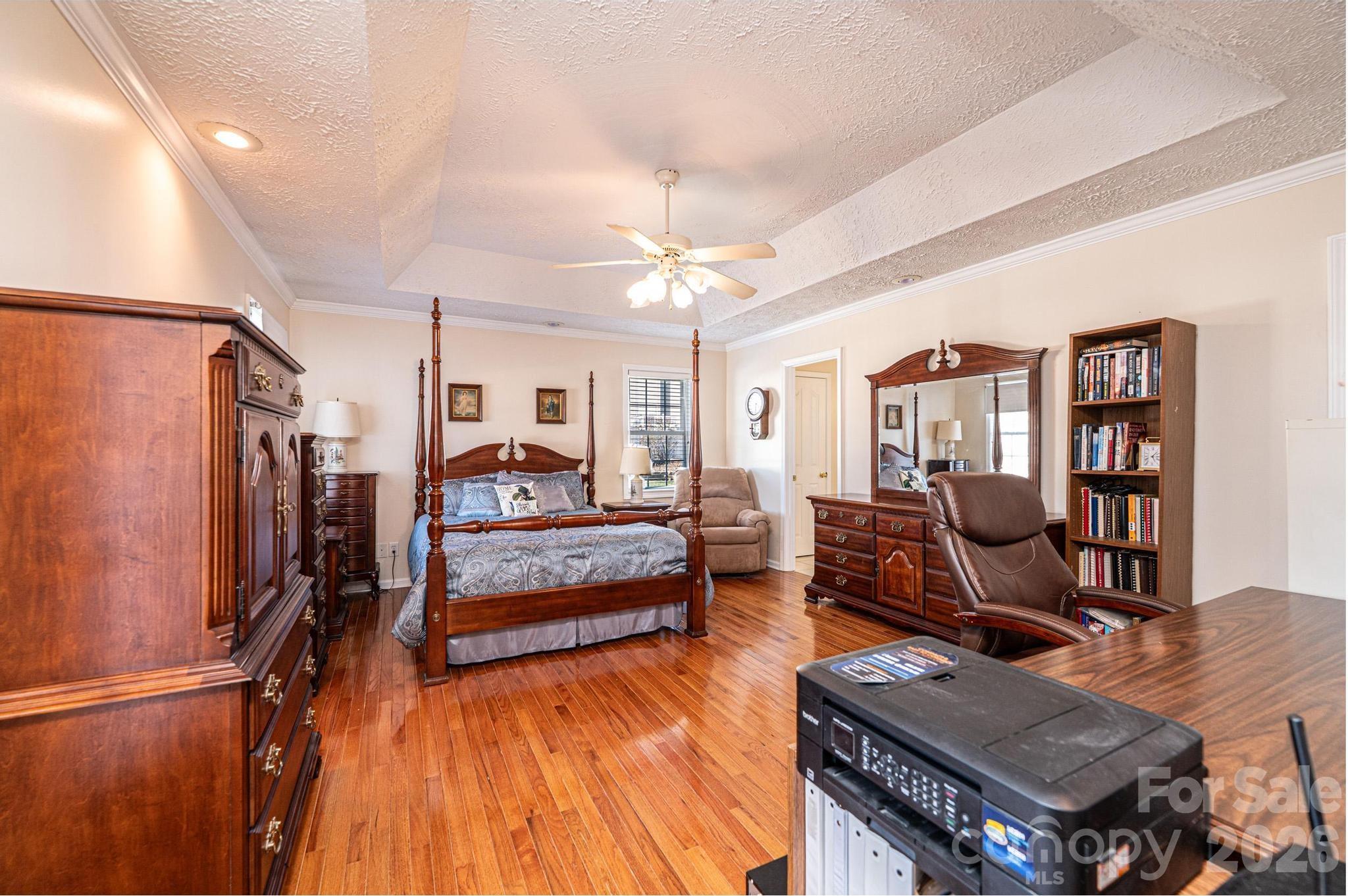 2576 Rolling Ridge Drive — Hickory