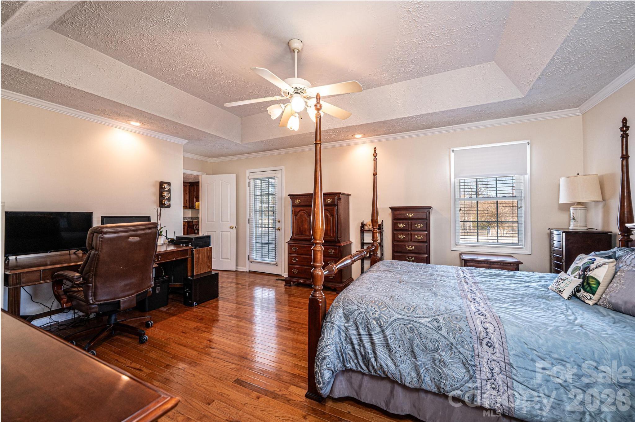 2576 Rolling Ridge Drive — Hickory