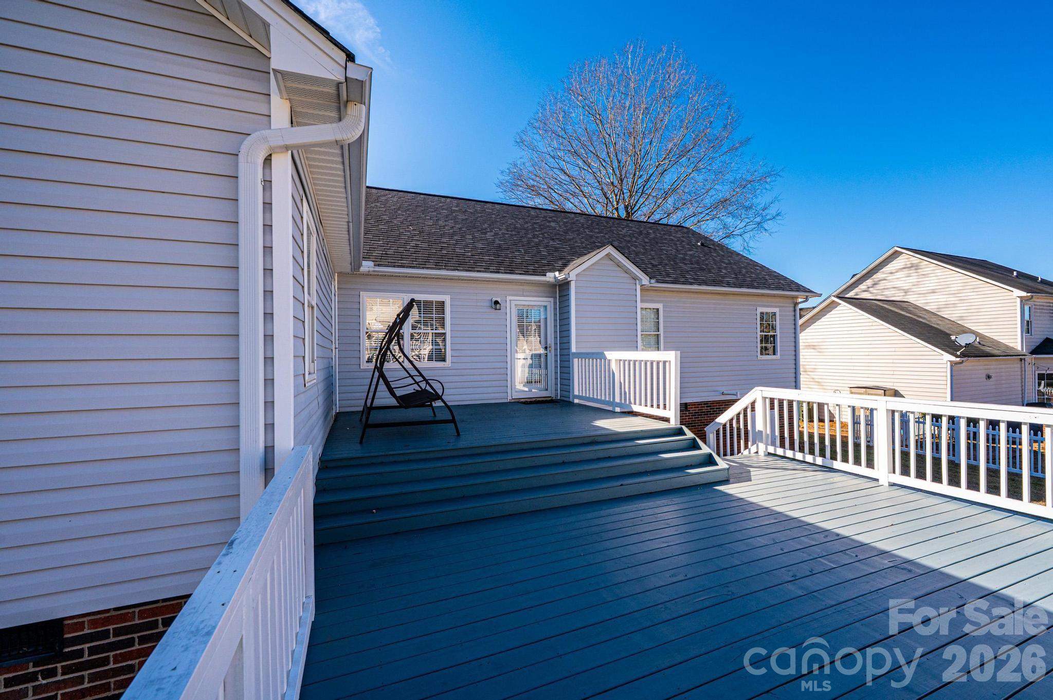 2576 Rolling Ridge Drive — Hickory