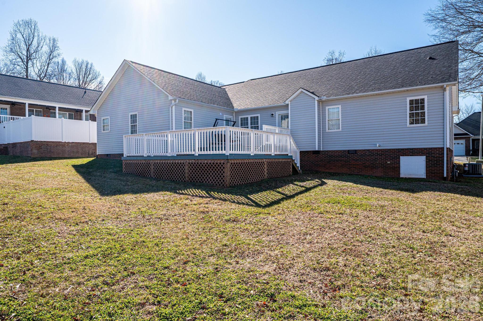 2576 Rolling Ridge Drive — Hickory
