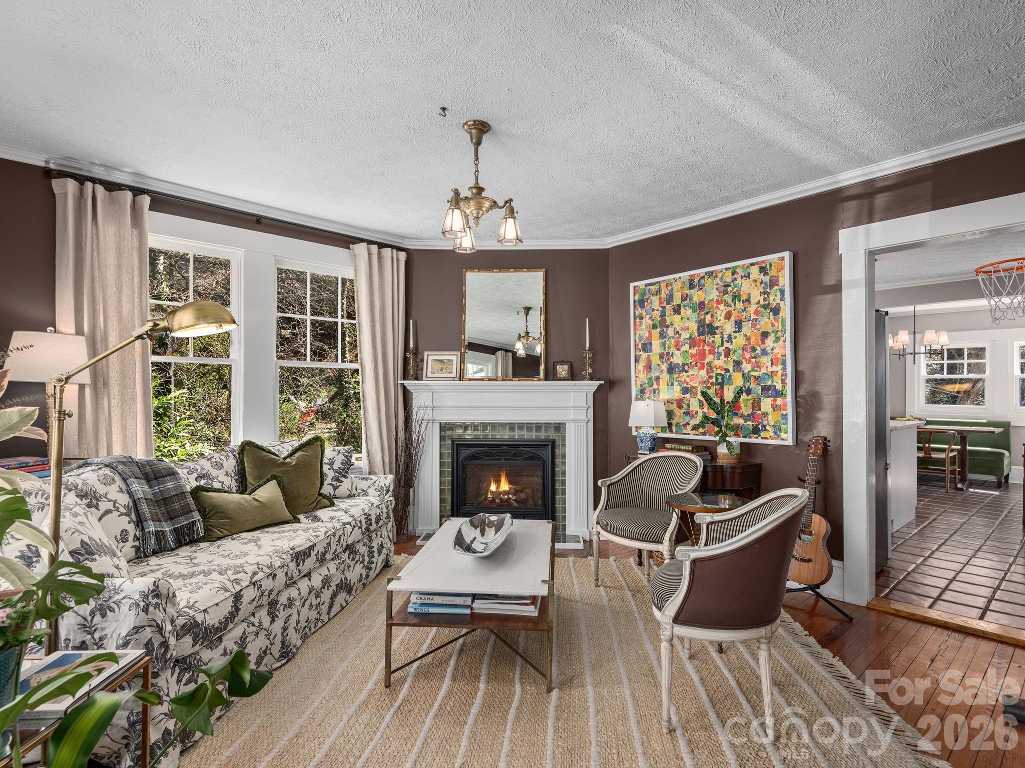 67 Cherokee Road — Asheville