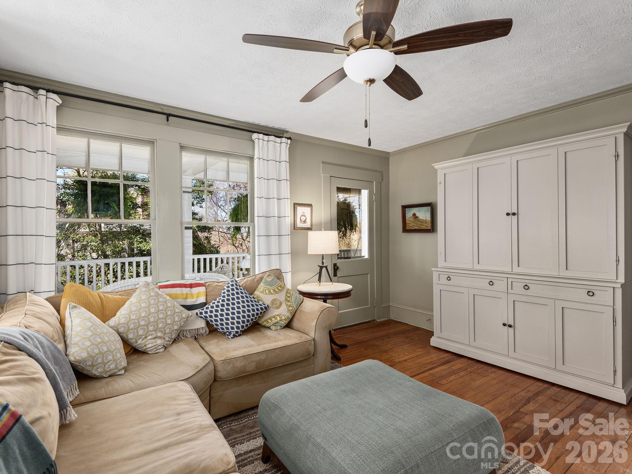 67 Cherokee Road — Asheville