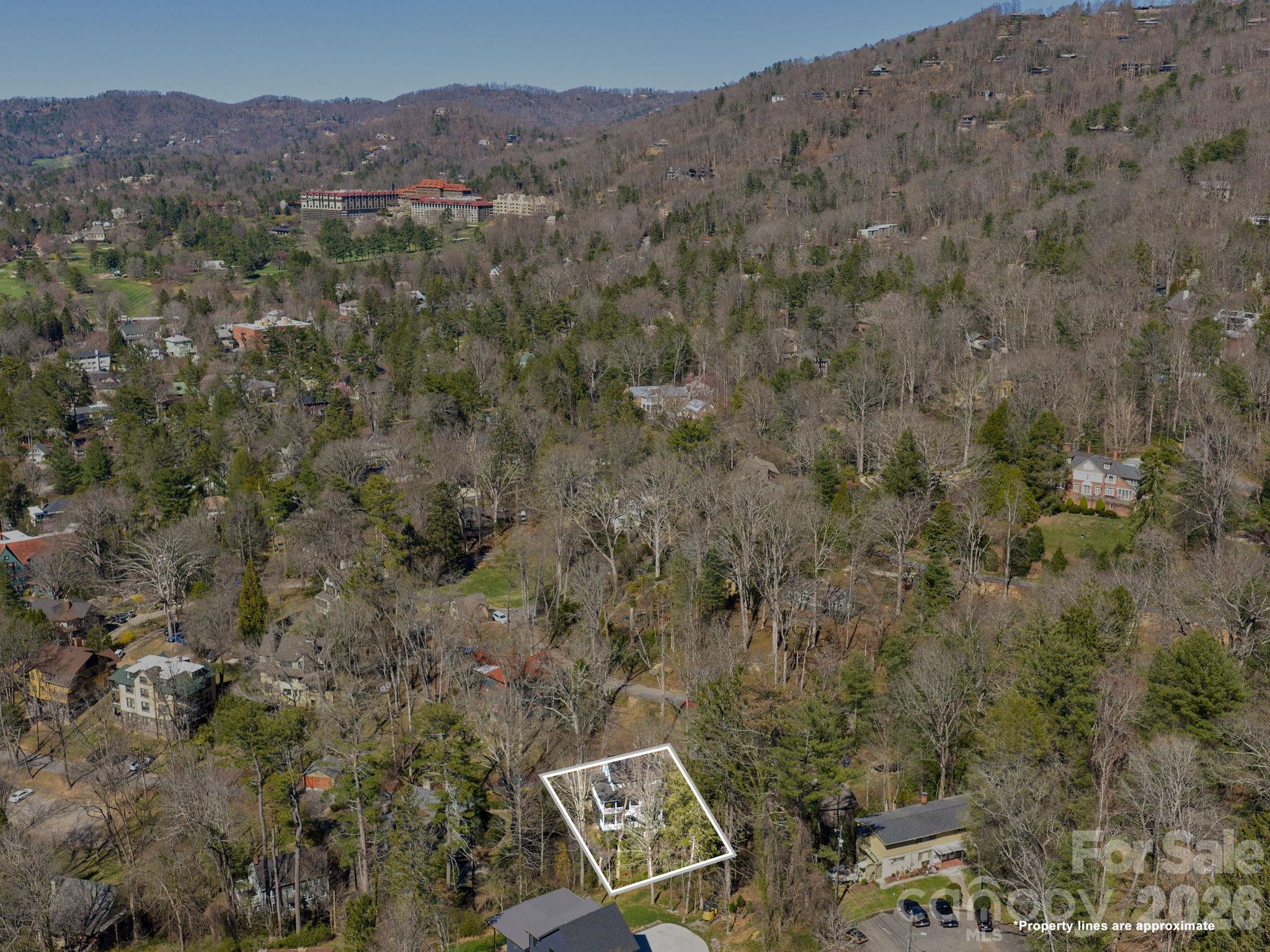 67 Cherokee Road — Asheville