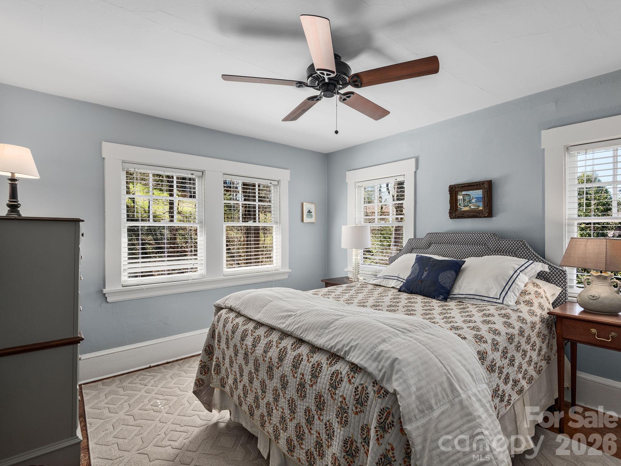 67 Cherokee Road — Asheville