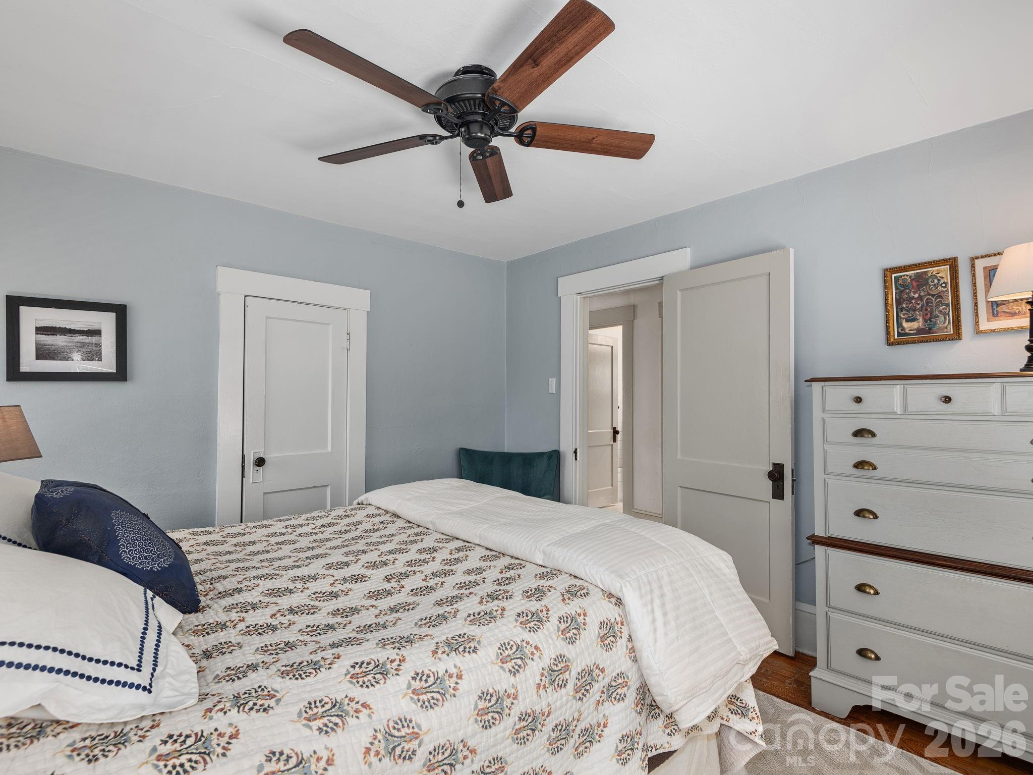 67 Cherokee Road — Asheville