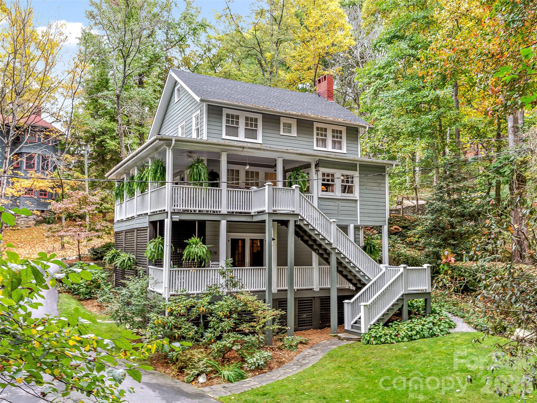 67 Cherokee Road — Asheville