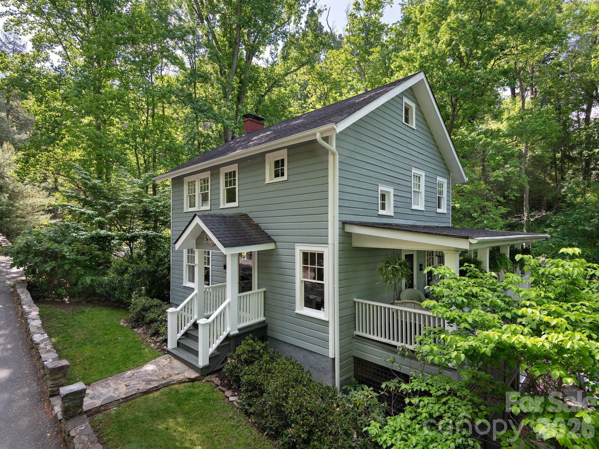 67 Cherokee Road — Asheville