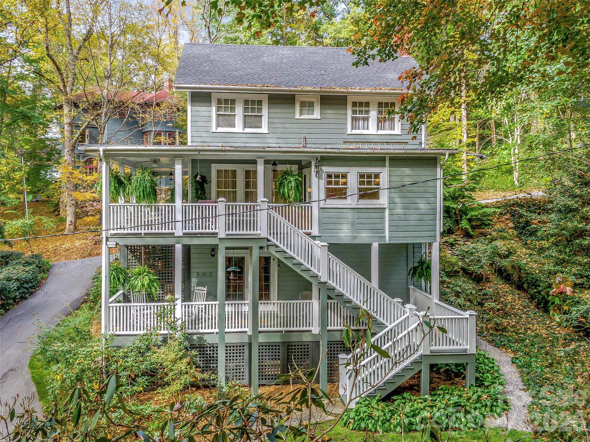 67 Cherokee Road — Asheville