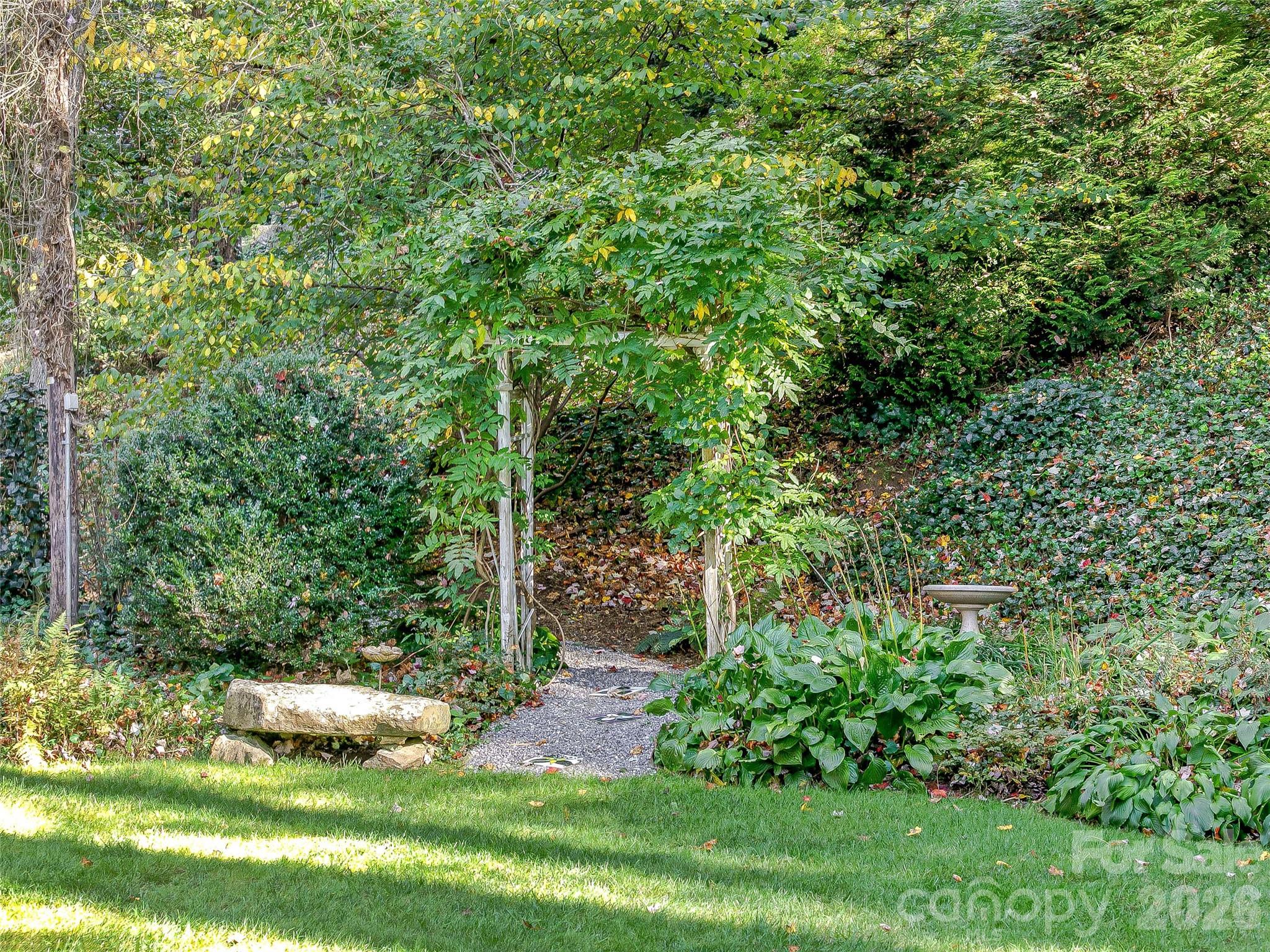 67 Cherokee Road — Asheville