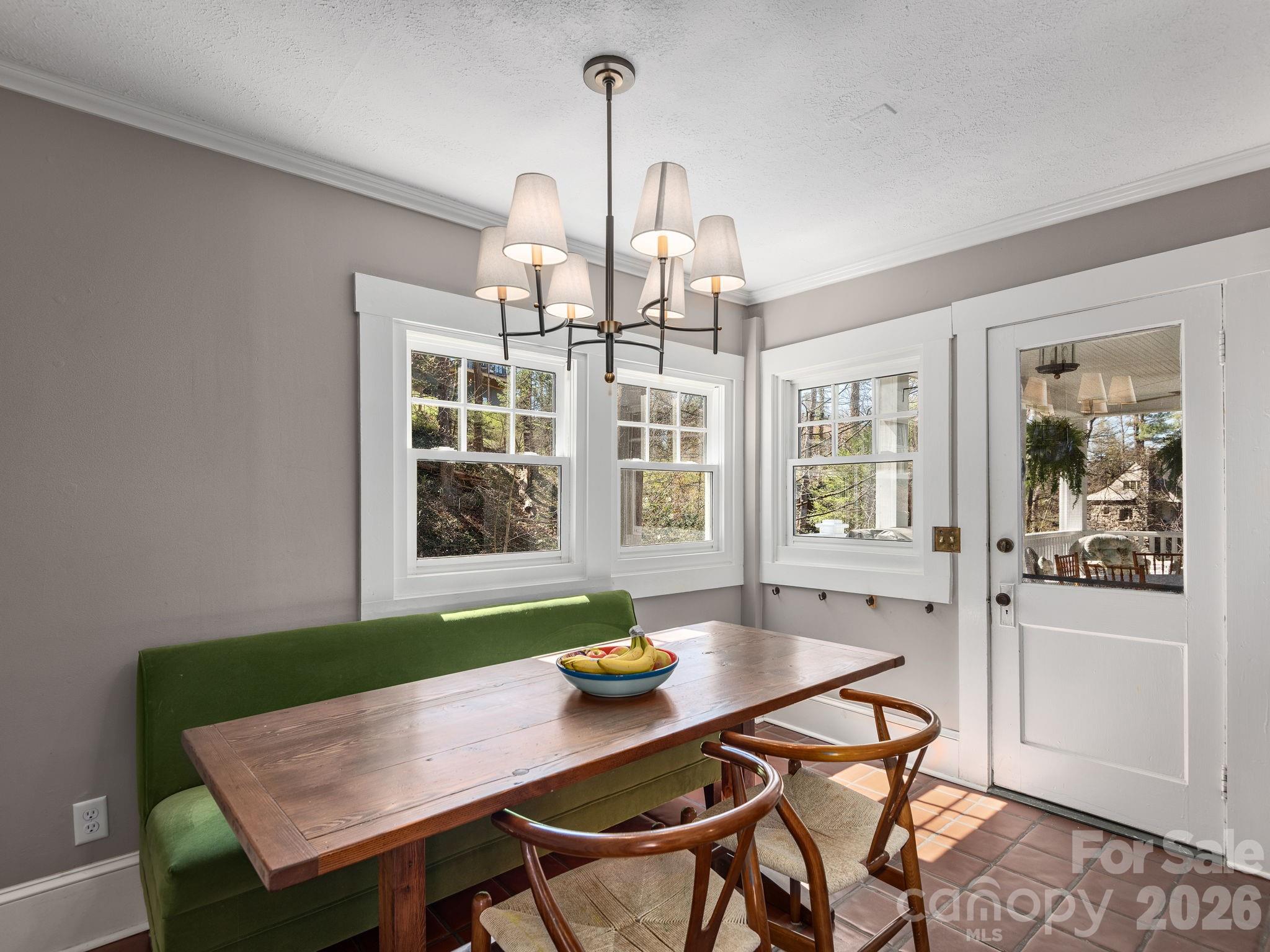67 Cherokee Road — Asheville