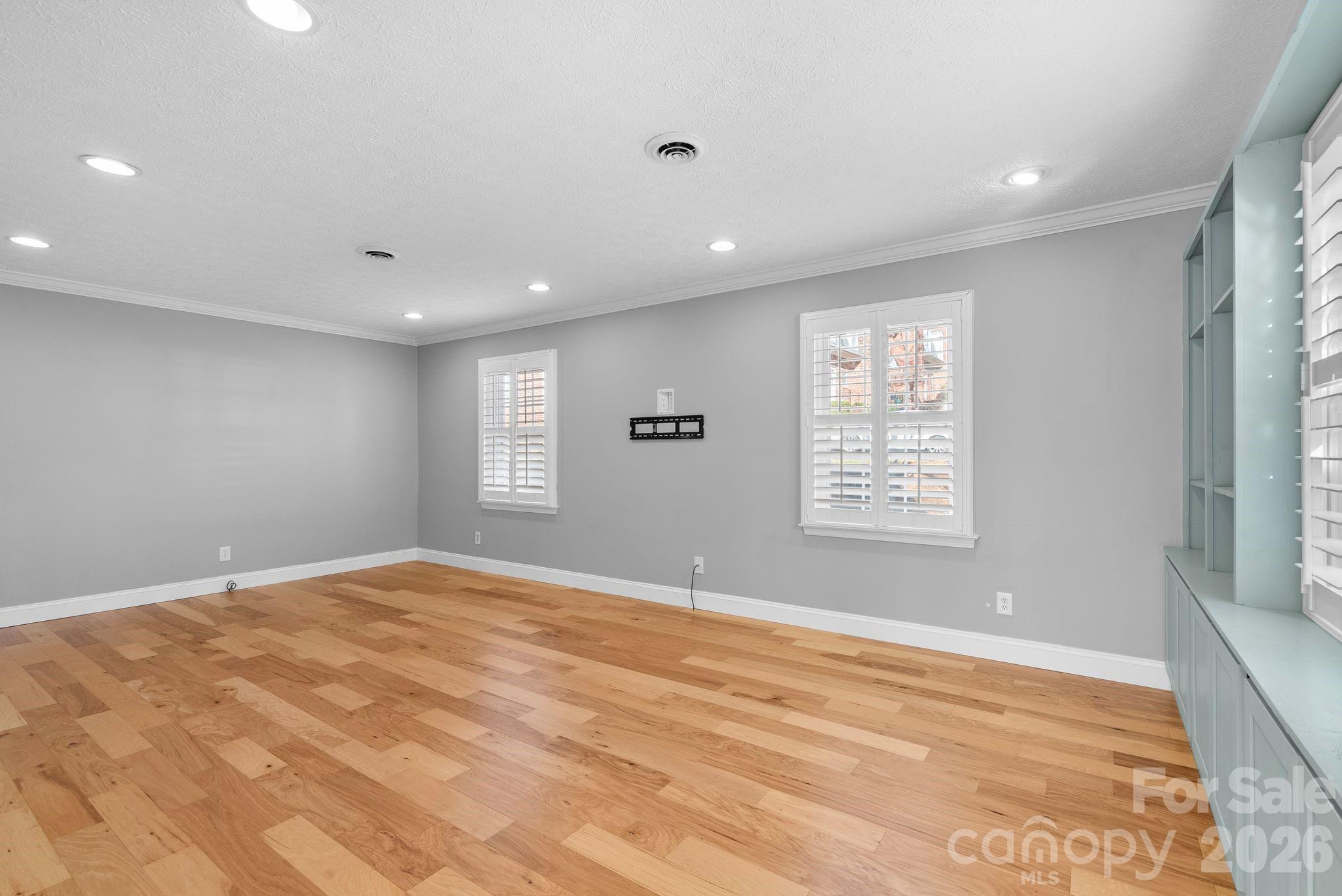1411 Kensington Road — Hendersonville