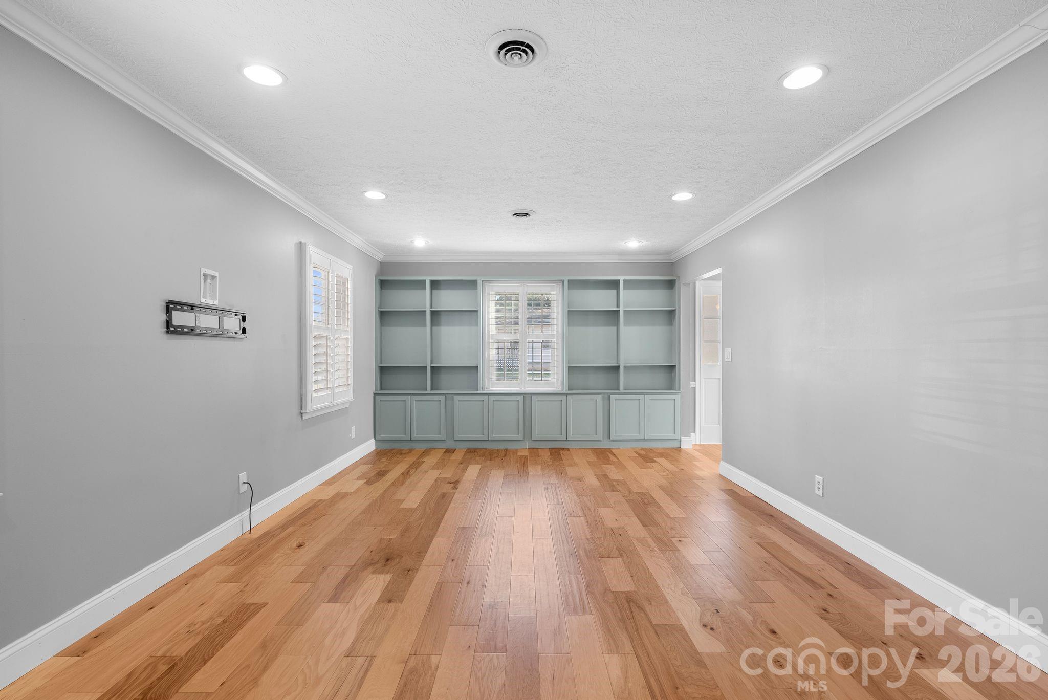 1411 Kensington Road — Hendersonville