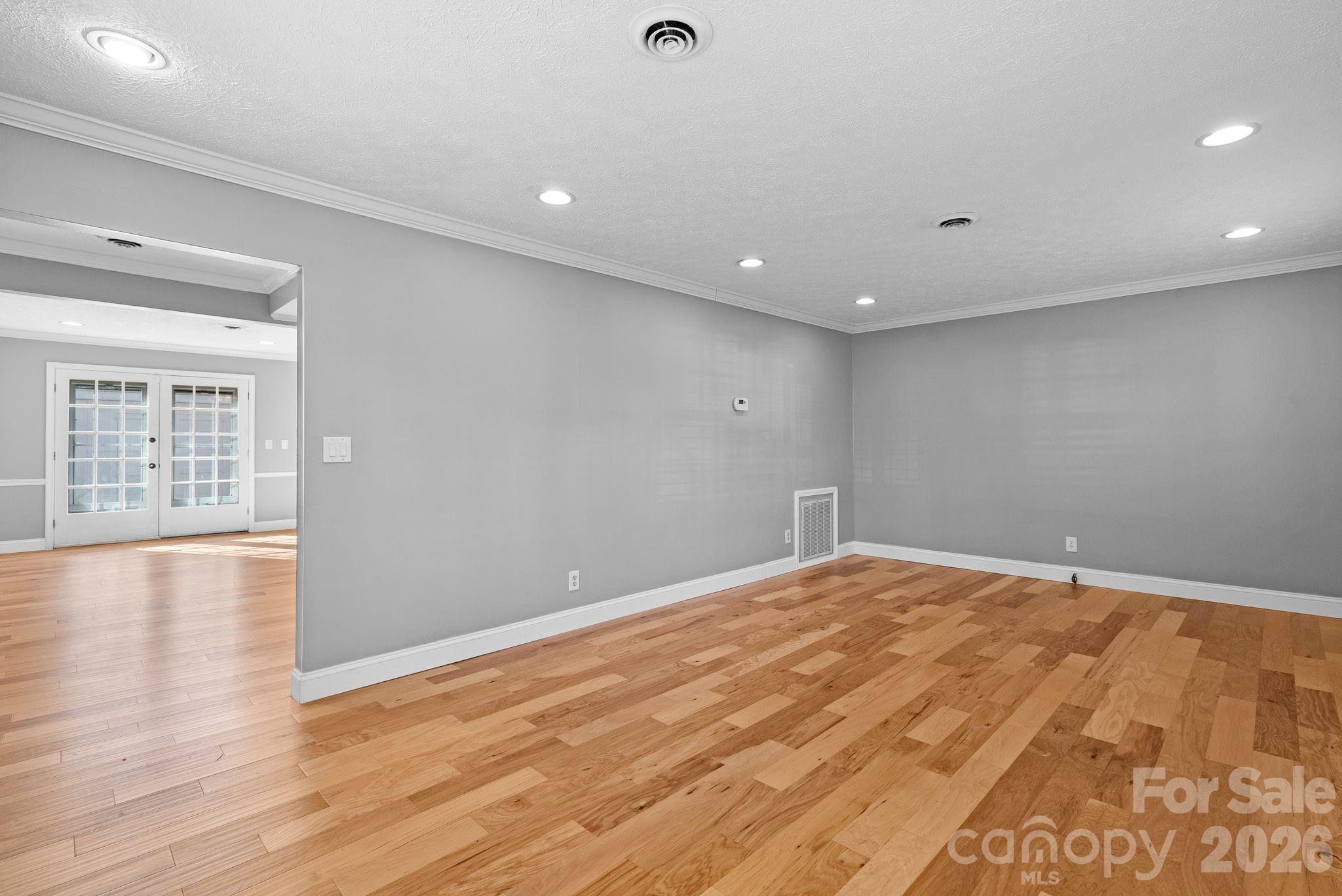 1411 Kensington Road — Hendersonville