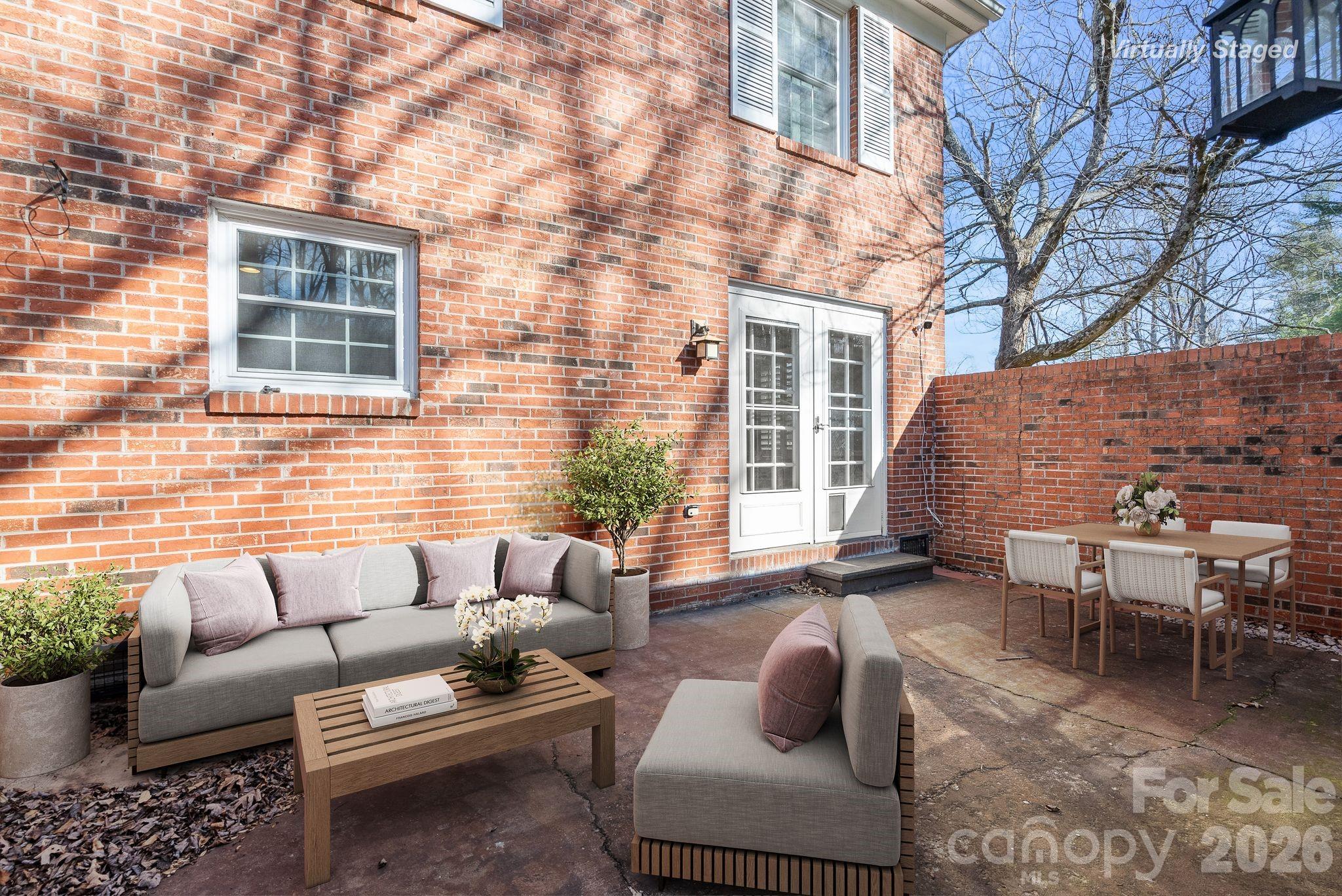 1411 Kensington Road — Hendersonville